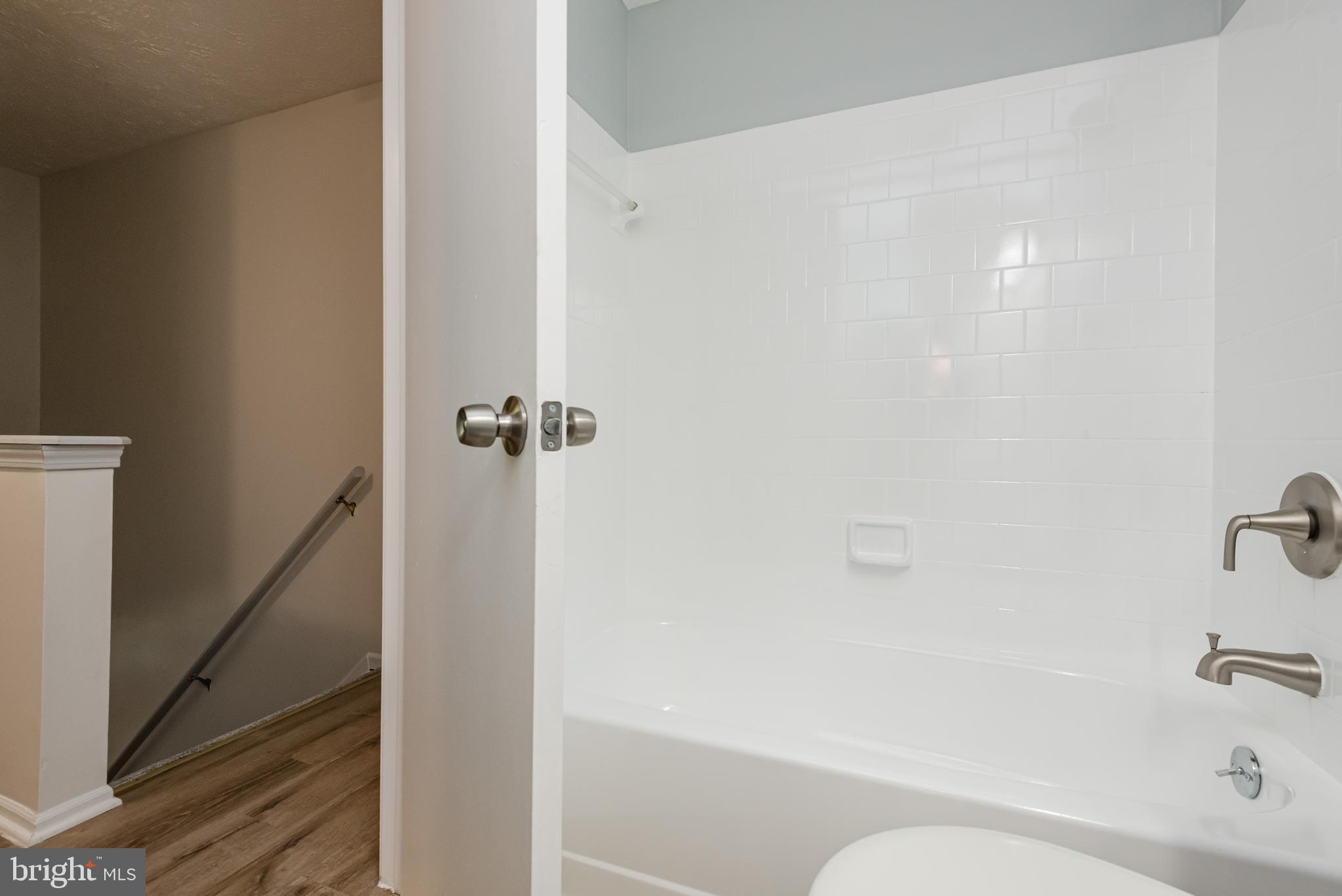 WHISPERING WOODS - Residential