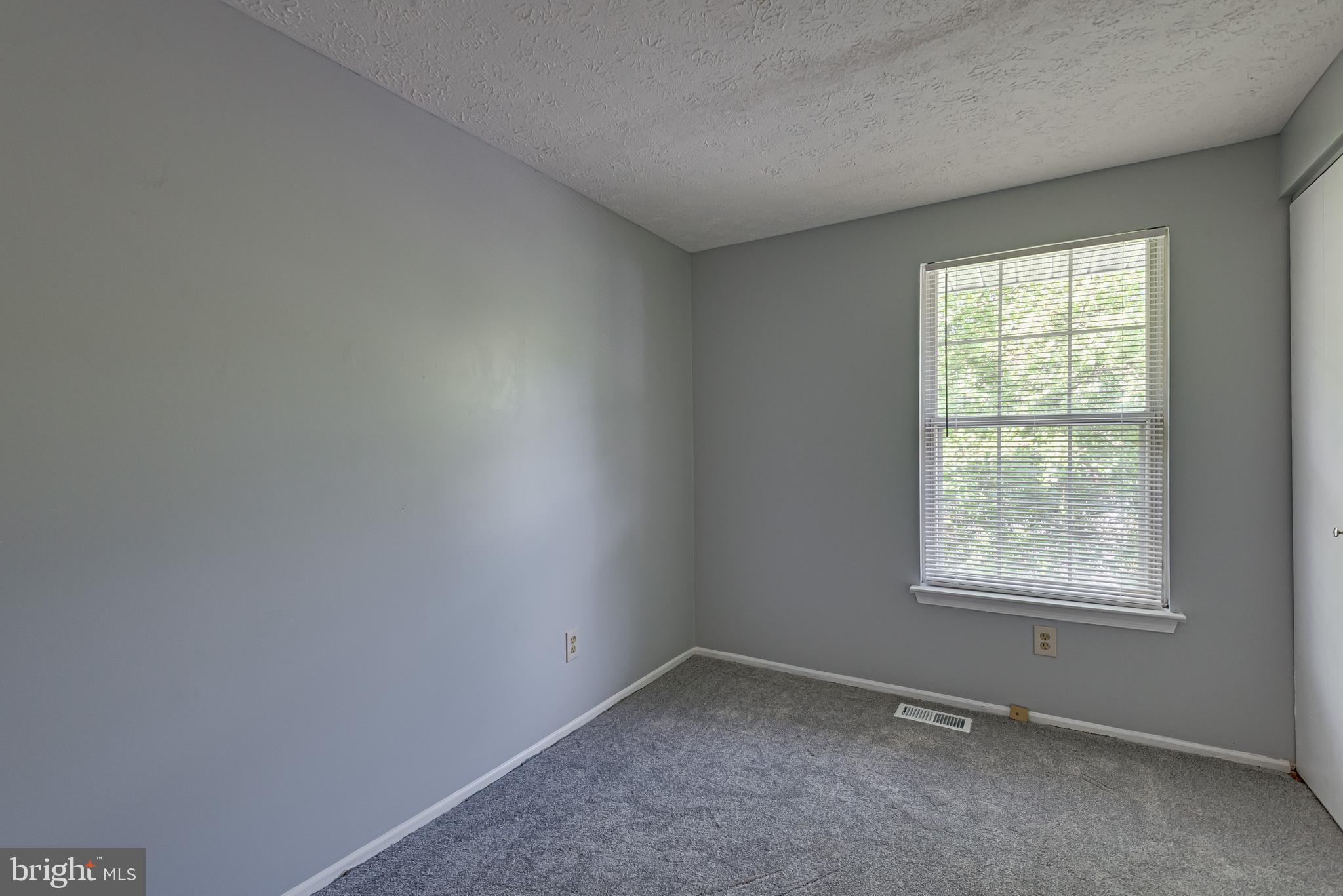 WHISPERING WOODS - Residential