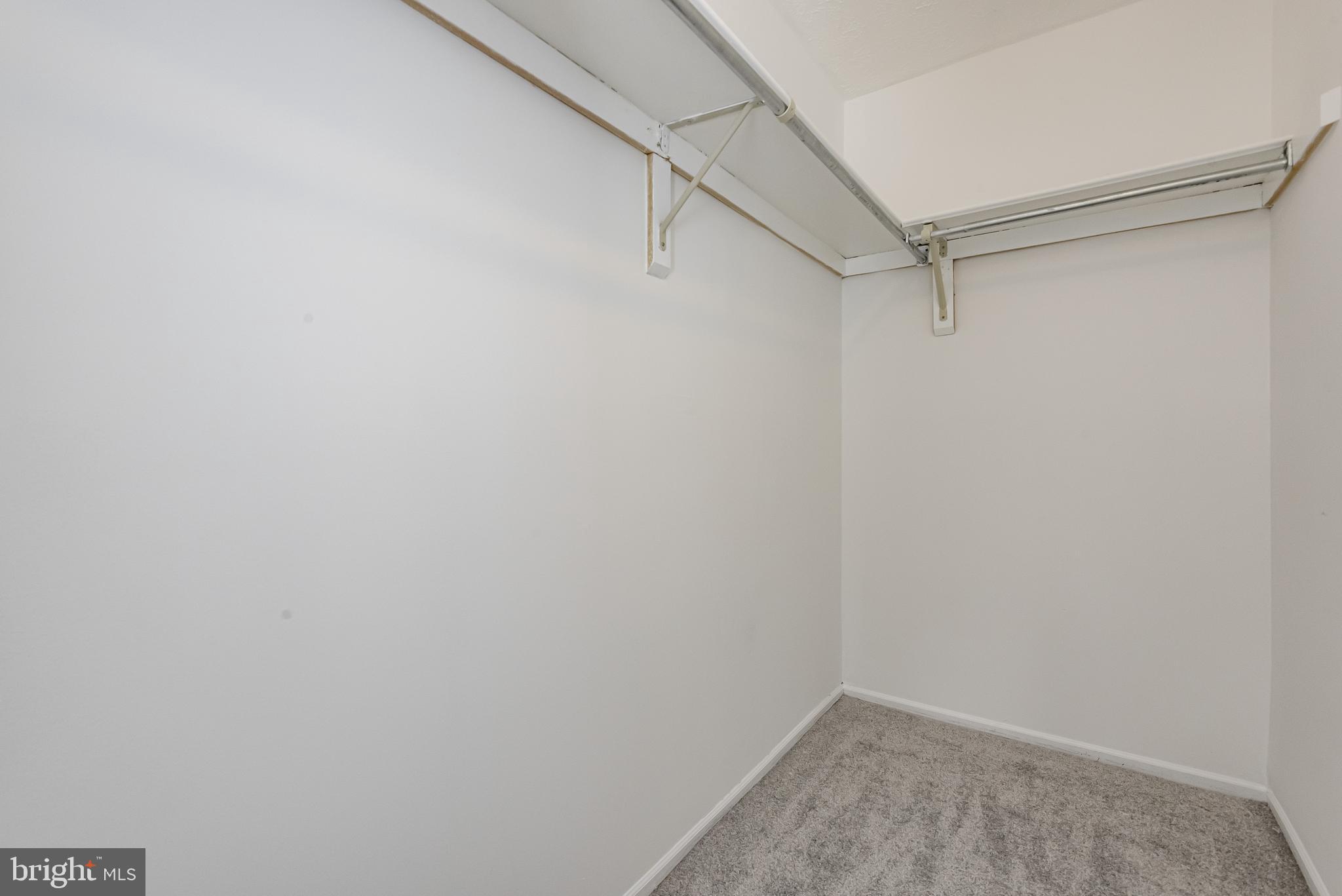 WHISPERING WOODS - Residential