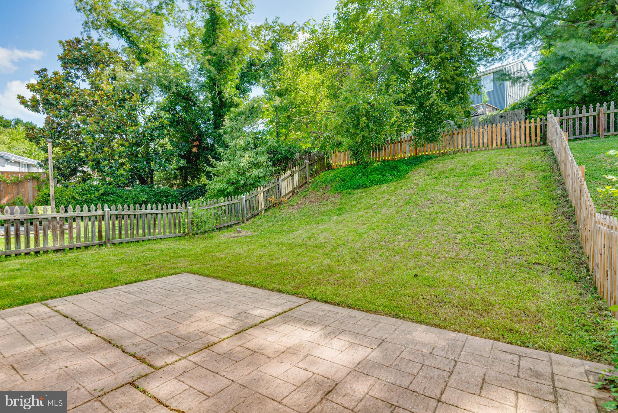 WHISPERING WOODS - Residential