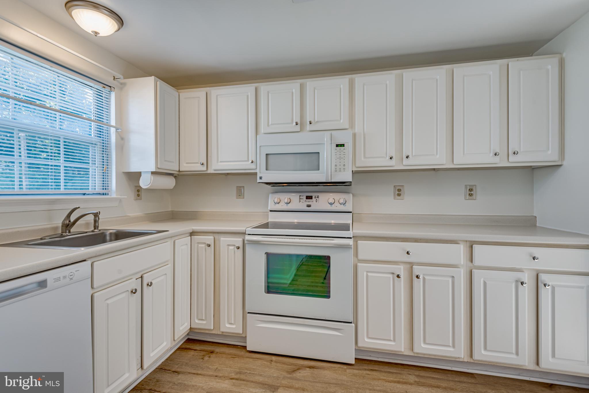 WHISPERING WOODS - Residential