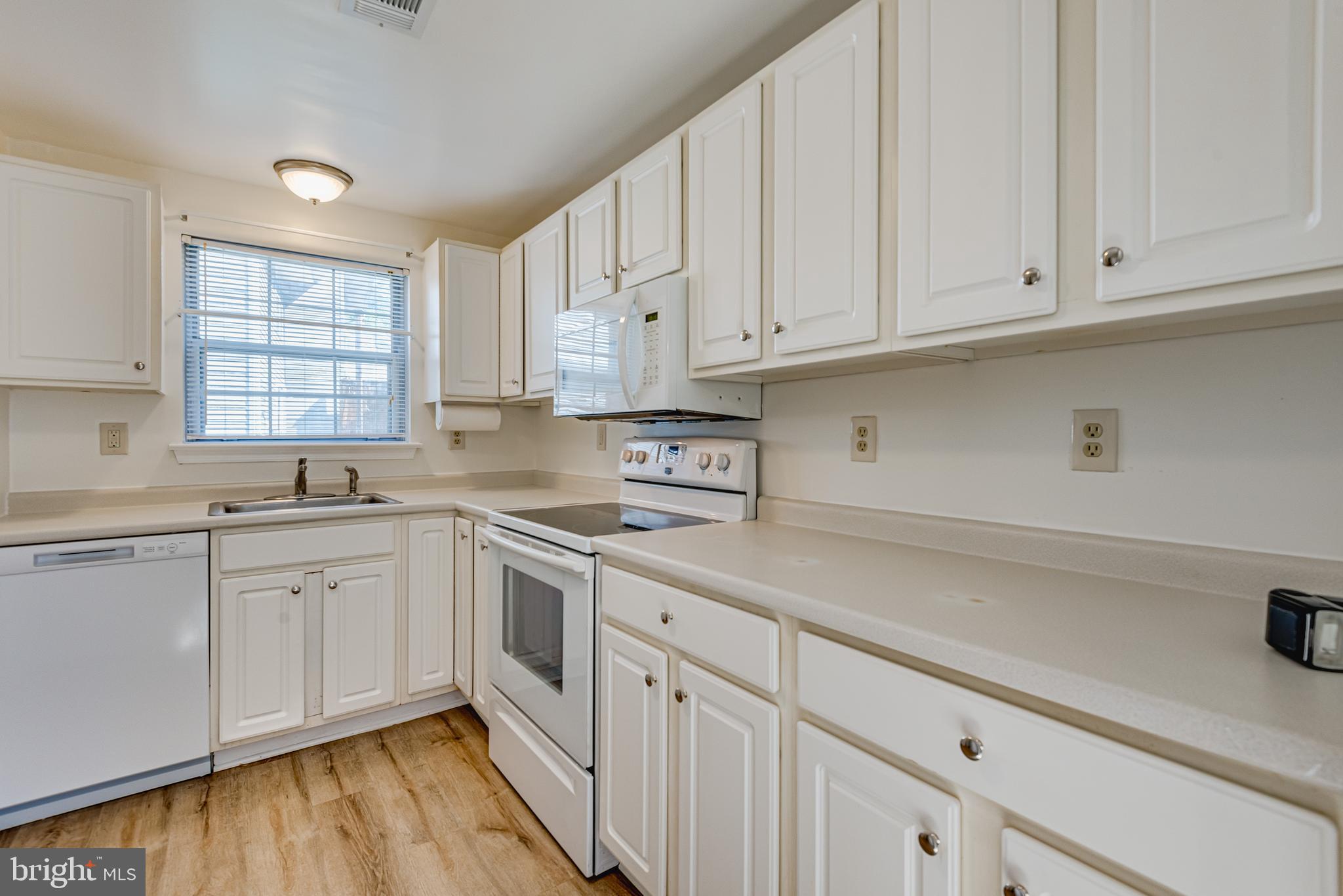 WHISPERING WOODS - Residential