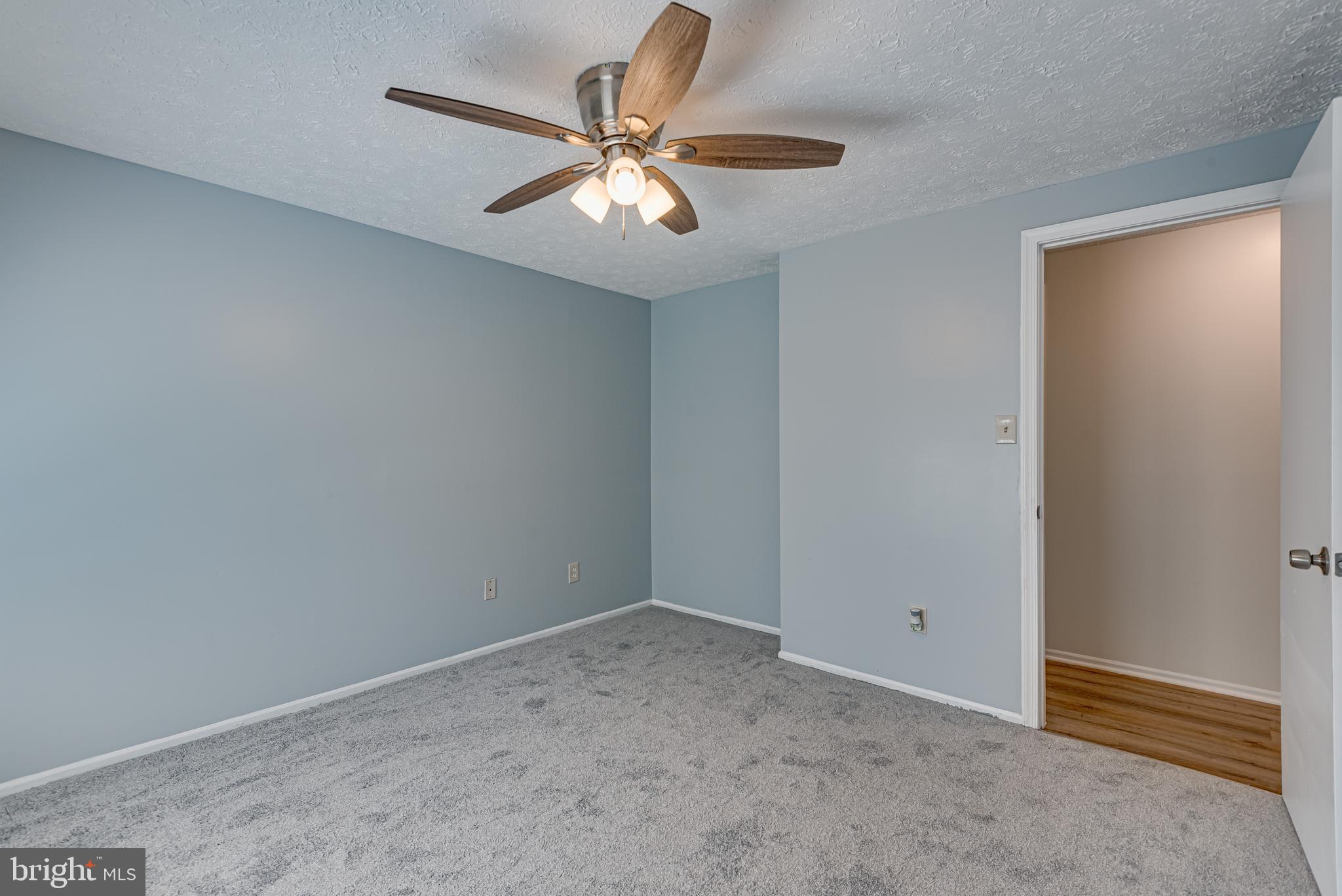 WHISPERING WOODS - Residential