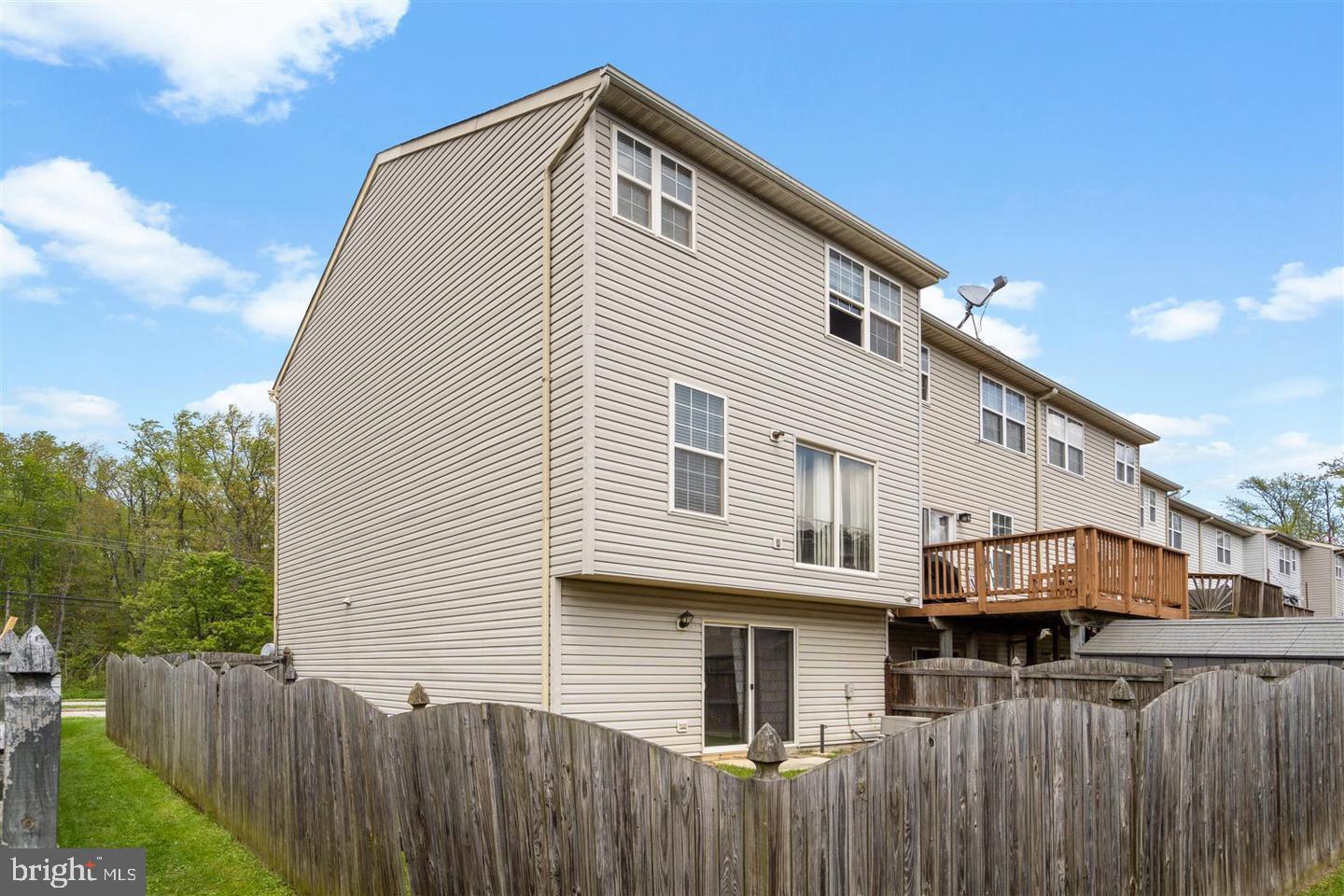 CARROLLWOOD MANOR - Residential