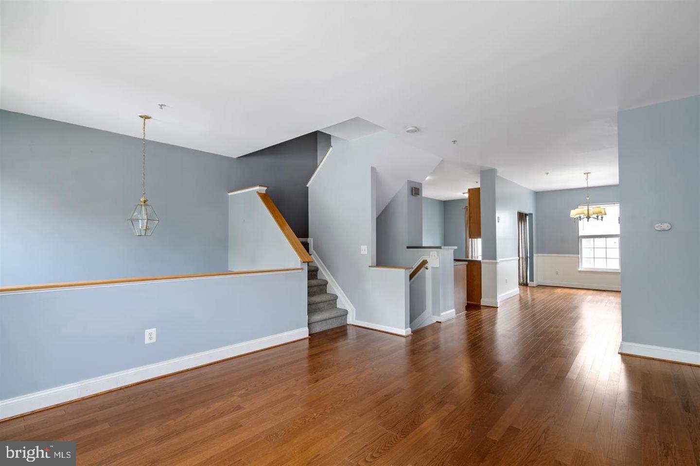 CARROLLWOOD MANOR - Residential