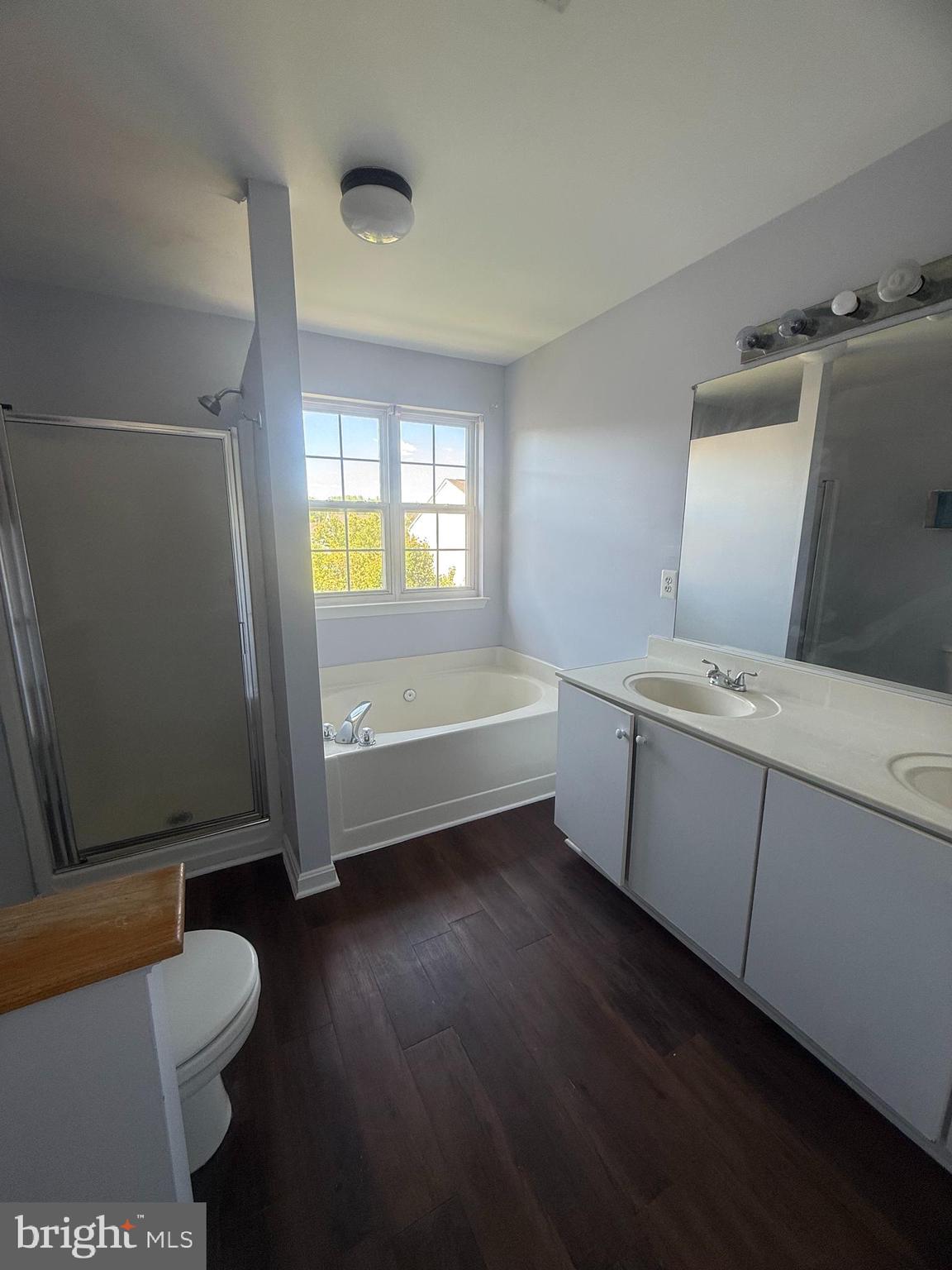 CARROLLWOOD MANOR - Residential