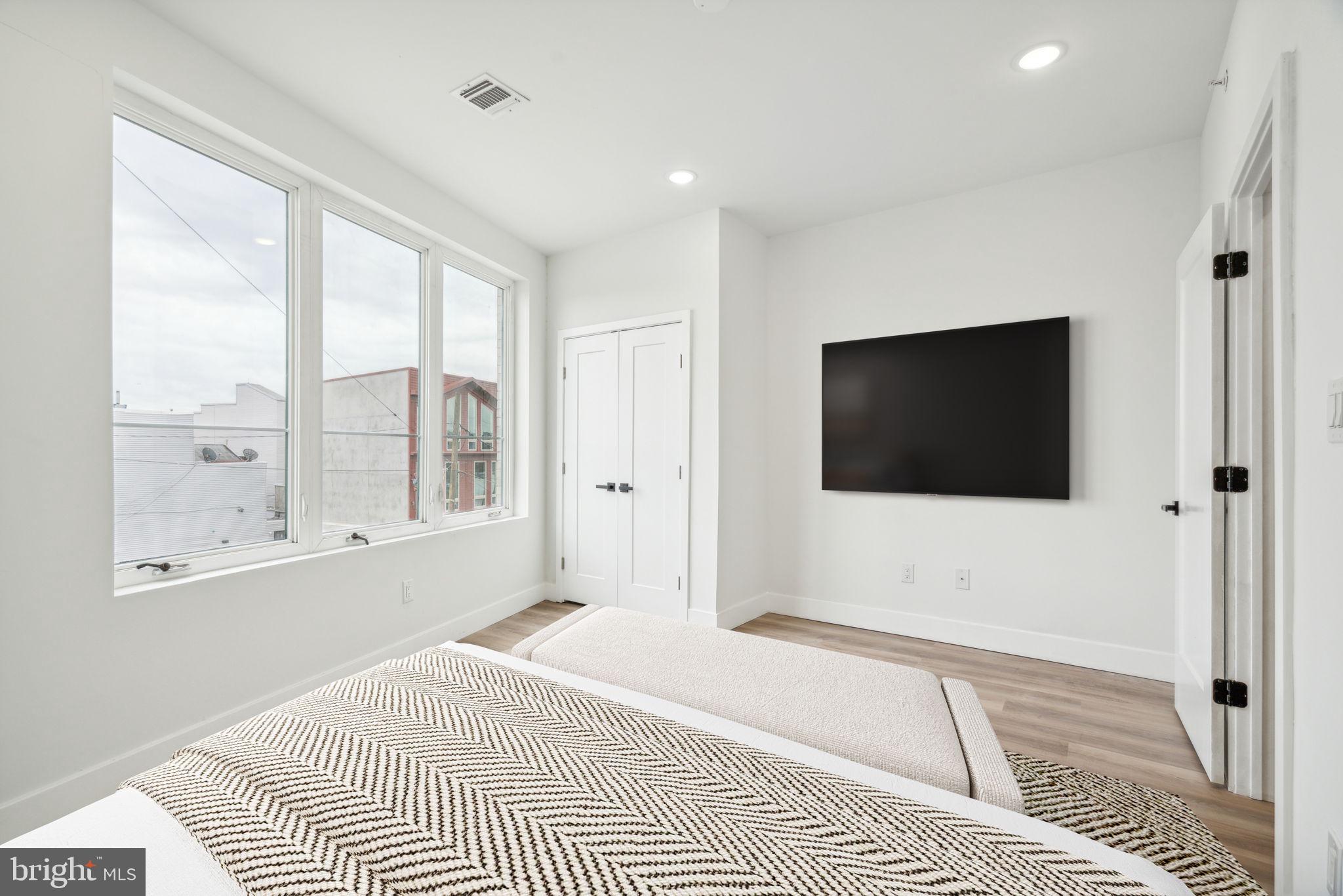 2330 FRANKFORD AVENUE 3