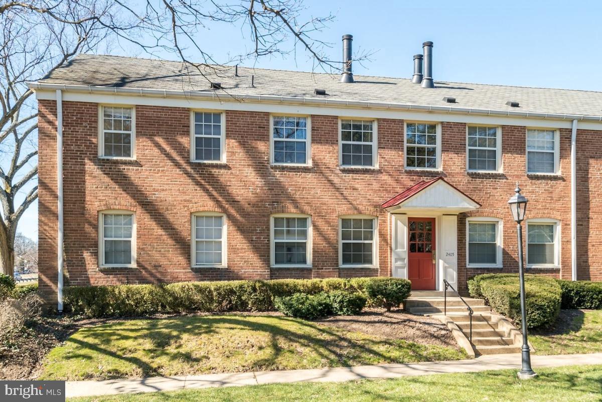 CAMBRIDGE COURTS - Residential Lease