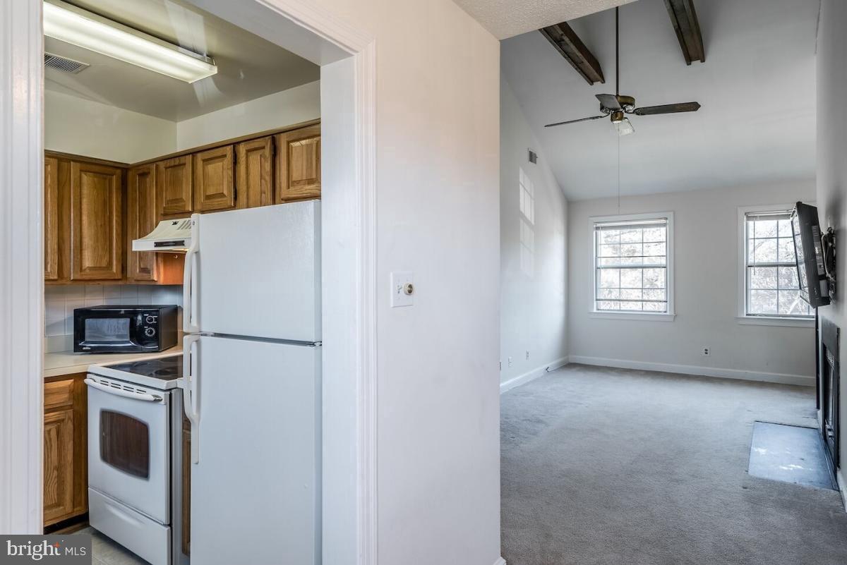 CAMBRIDGE COURTS - Residential Lease