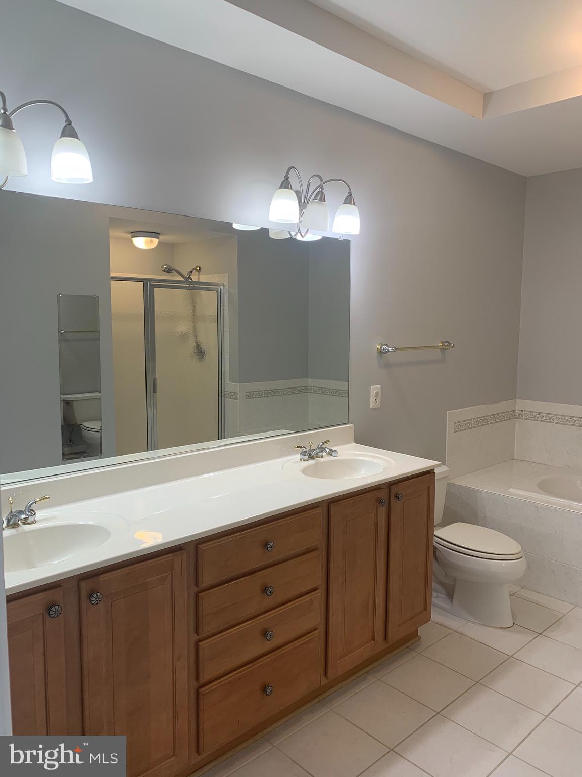 GROVETON WOODS - Residential