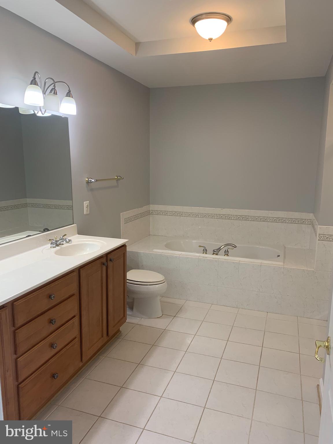 GROVETON WOODS - Residential