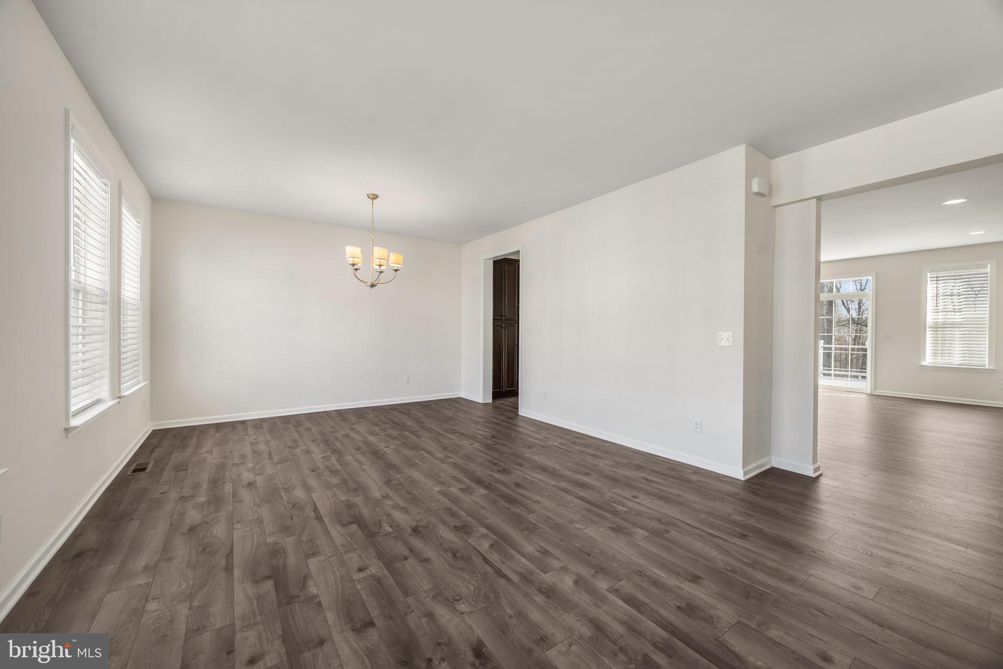 COWAN CROSSING - Residential