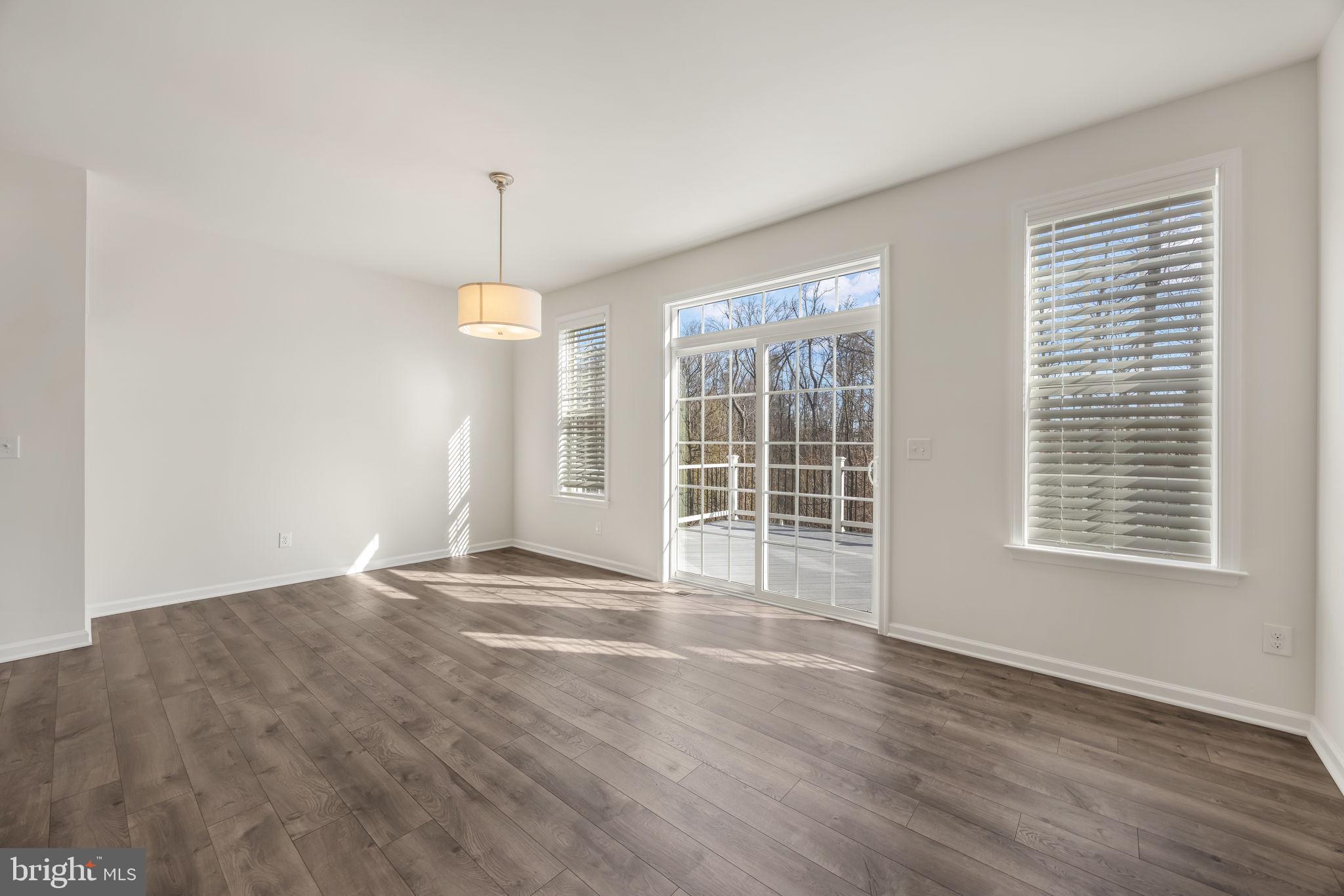 COWAN CROSSING - Residential