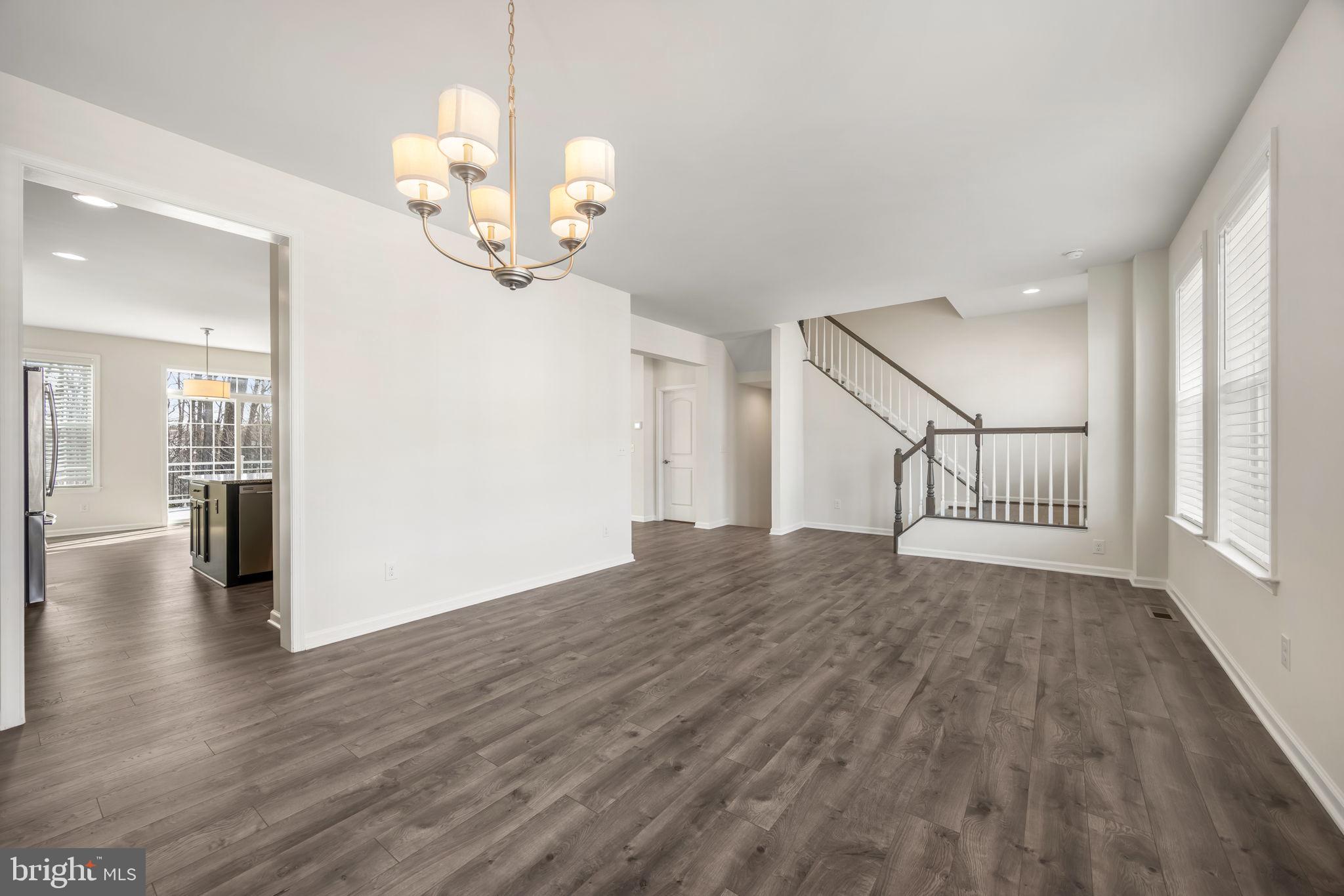 COWAN CROSSING - Residential