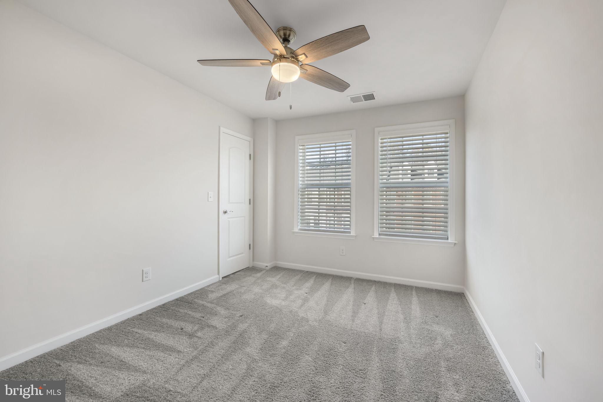 COWAN CROSSING - Residential