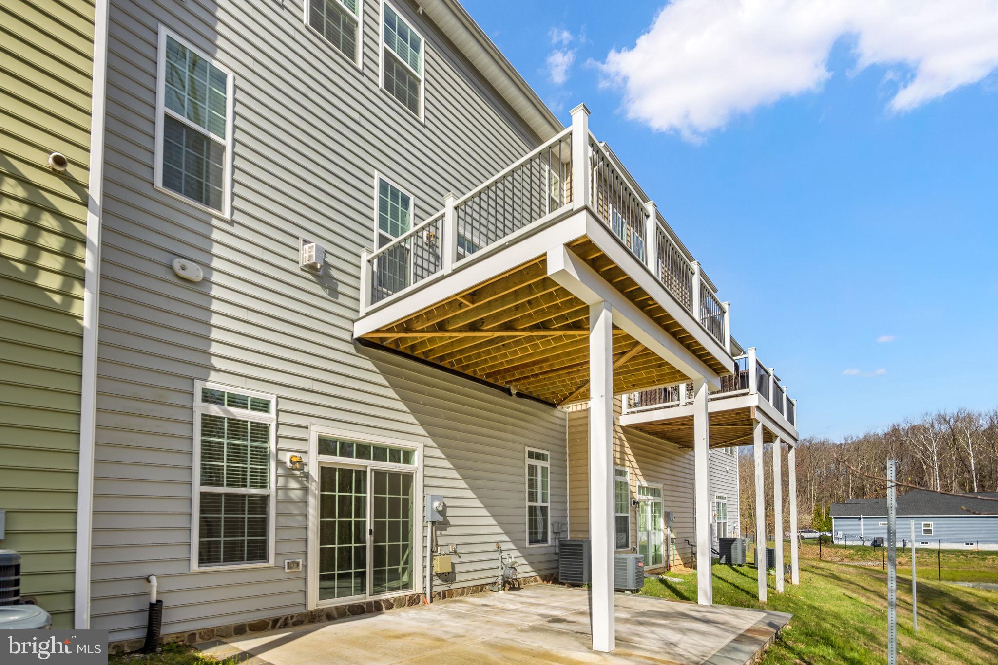 COWAN CROSSING - Residential