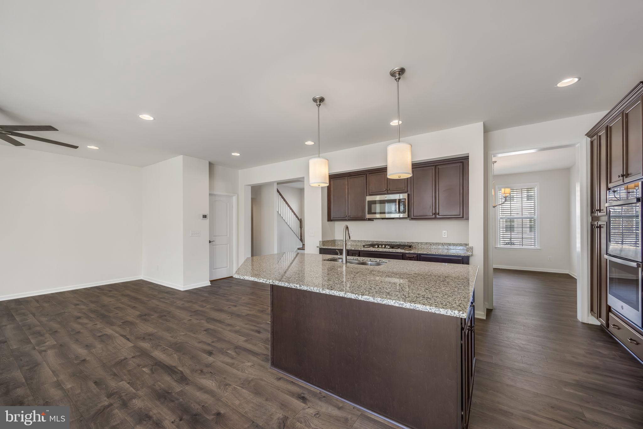 COWAN CROSSING - Residential