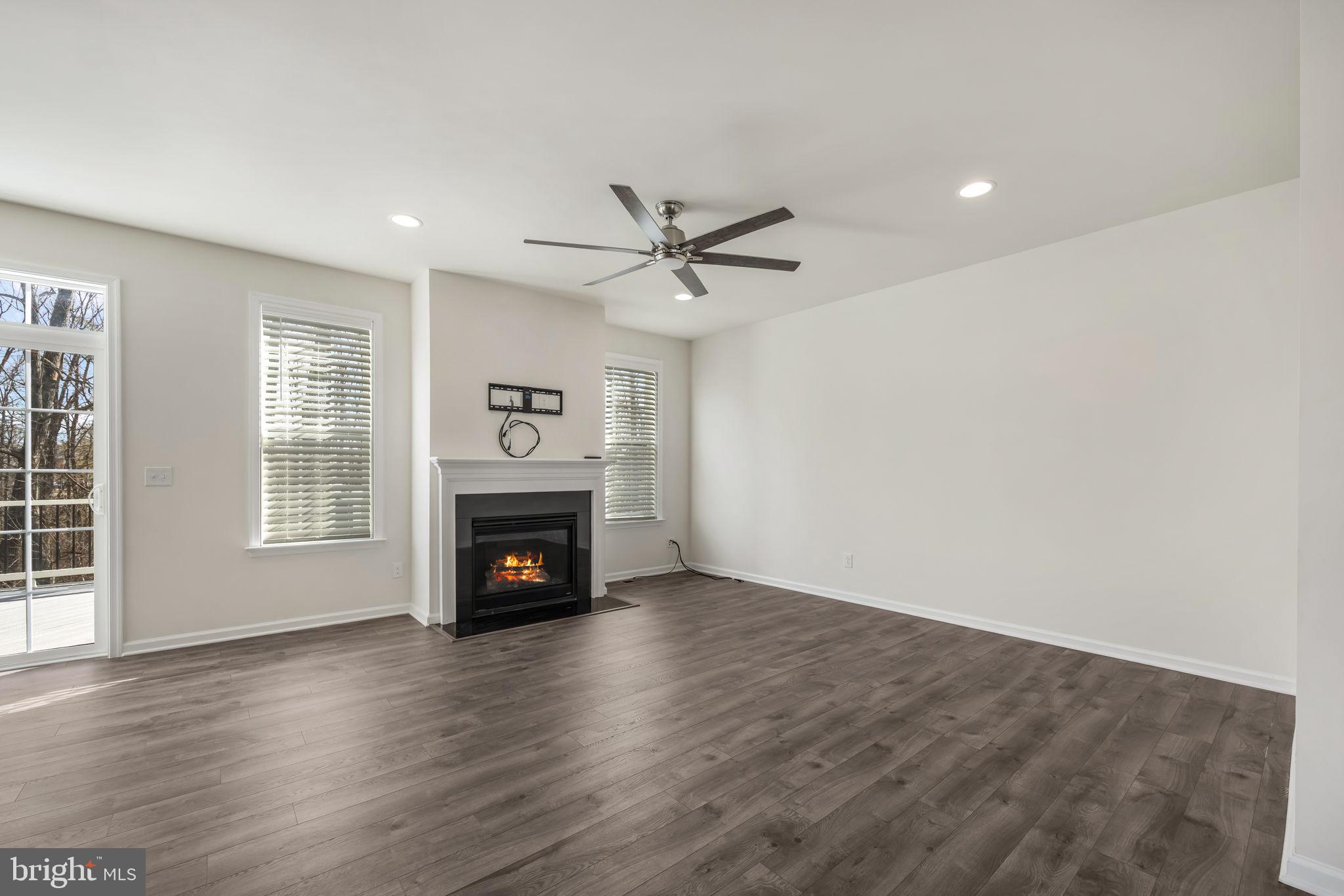 COWAN CROSSING - Residential