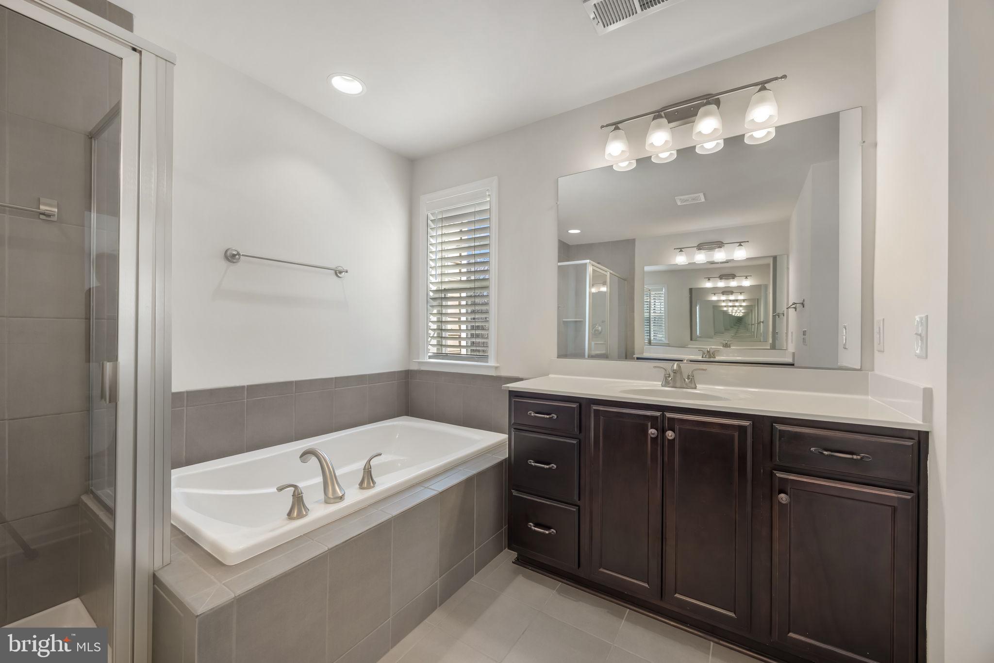 COWAN CROSSING - Residential