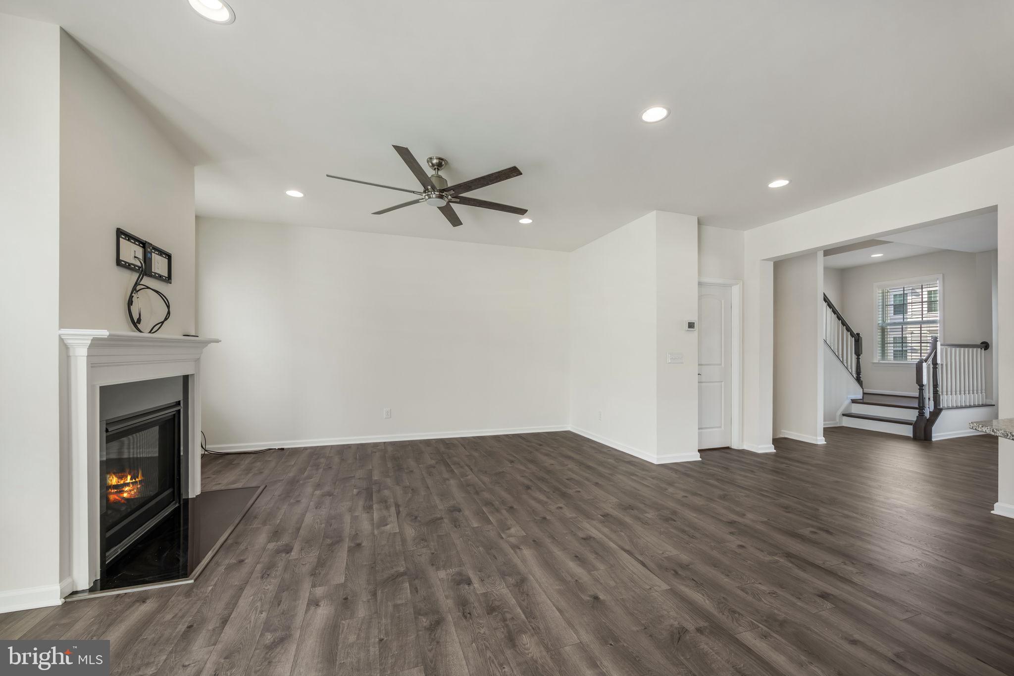 COWAN CROSSING - Residential