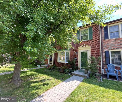 Photo of 285 Gundry Drive, FALLS CHURCH, VA 22046 (MLS # VAFA2003944)
