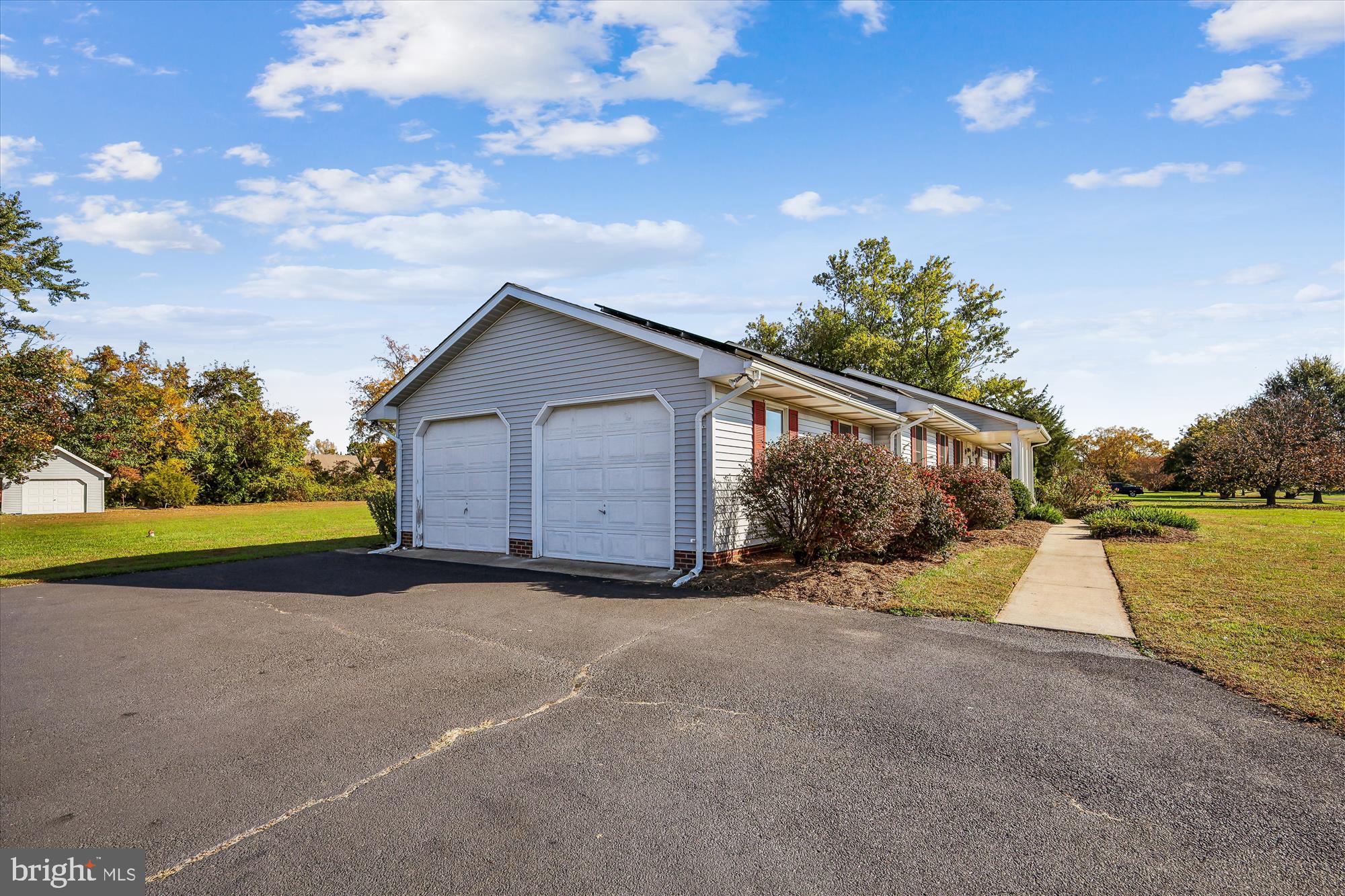 CLAIBORNES LANDING - Residential