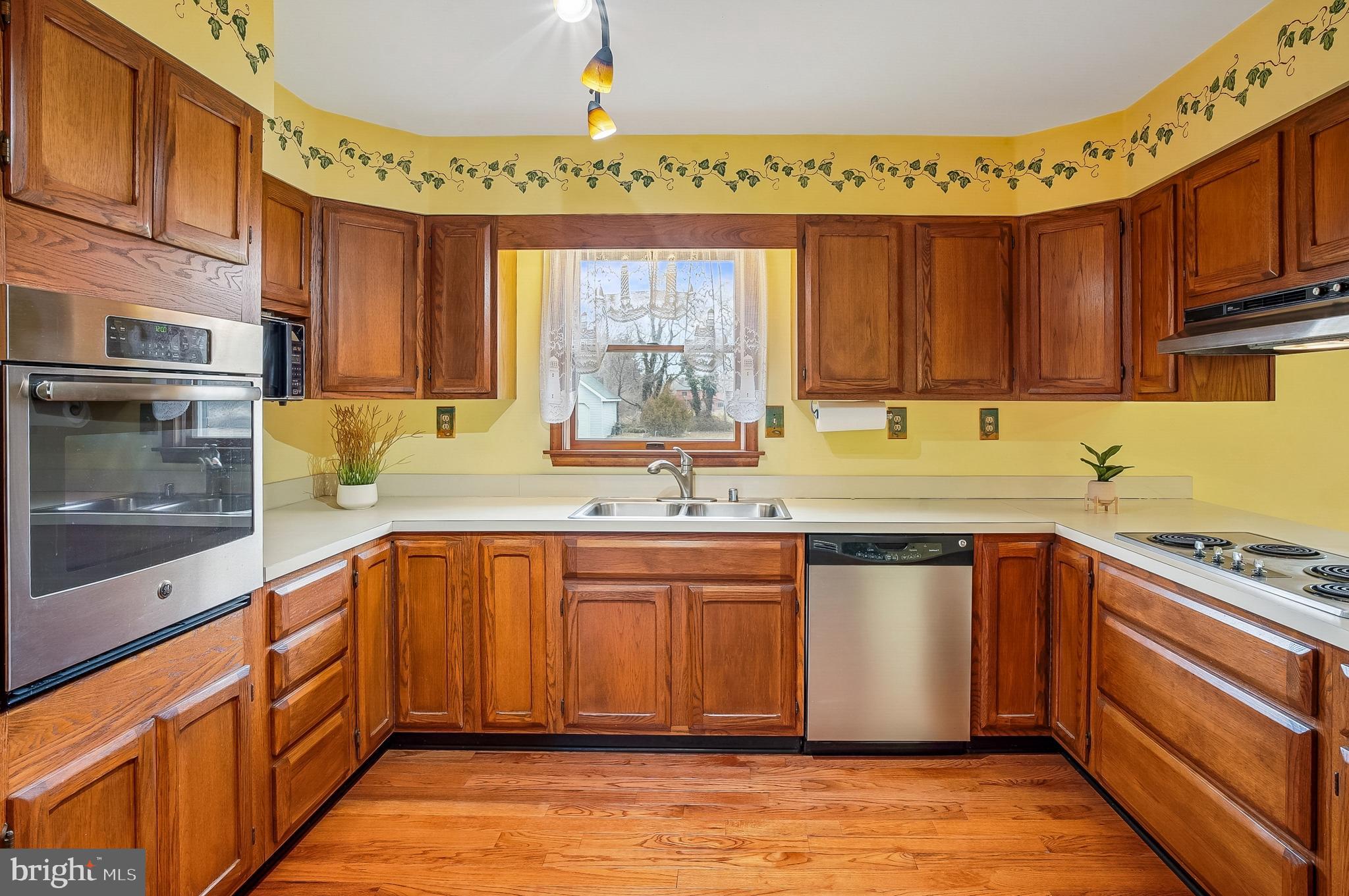 CLAIBORNES LANDING - Residential