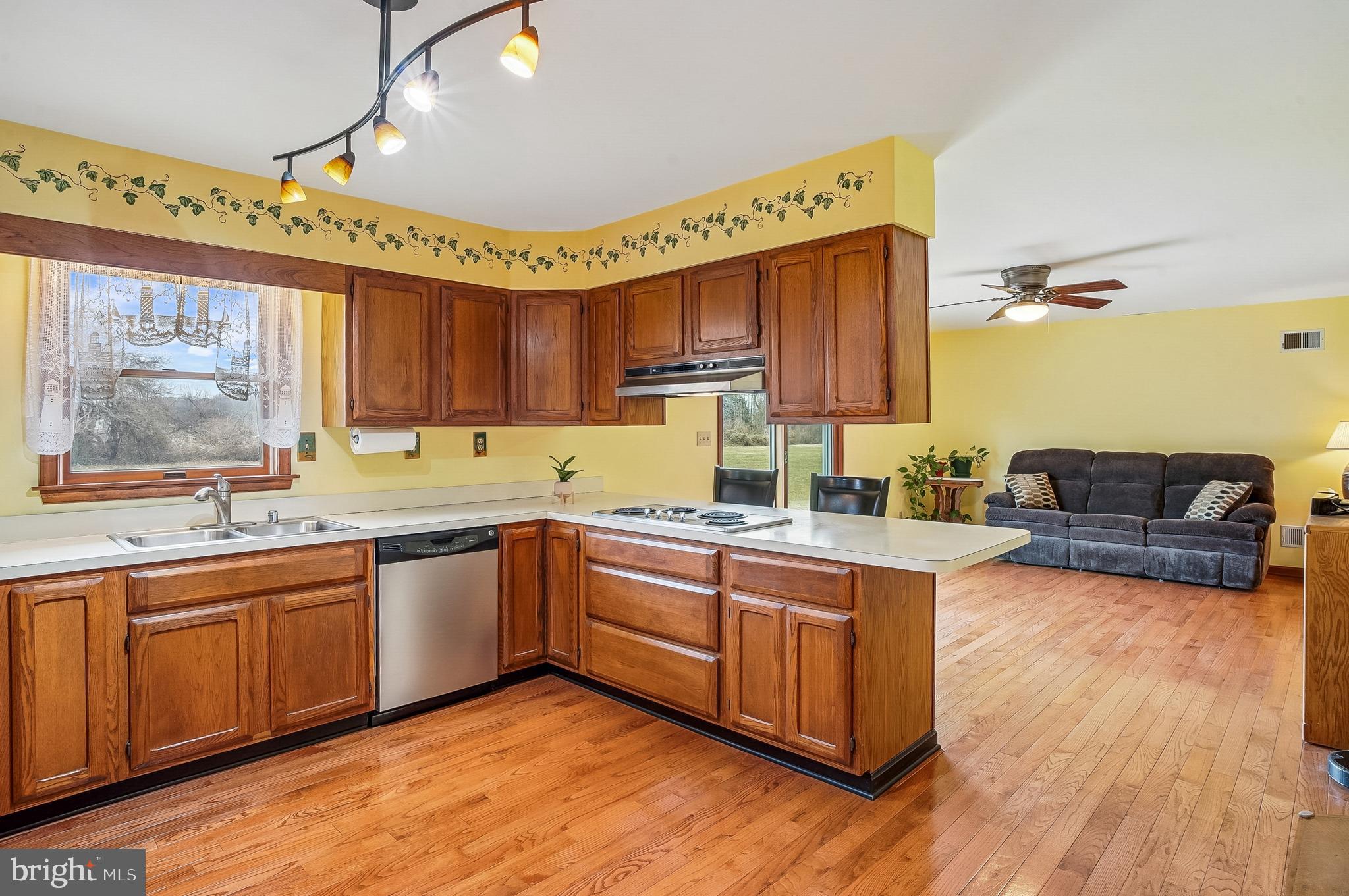 CLAIBORNES LANDING - Residential