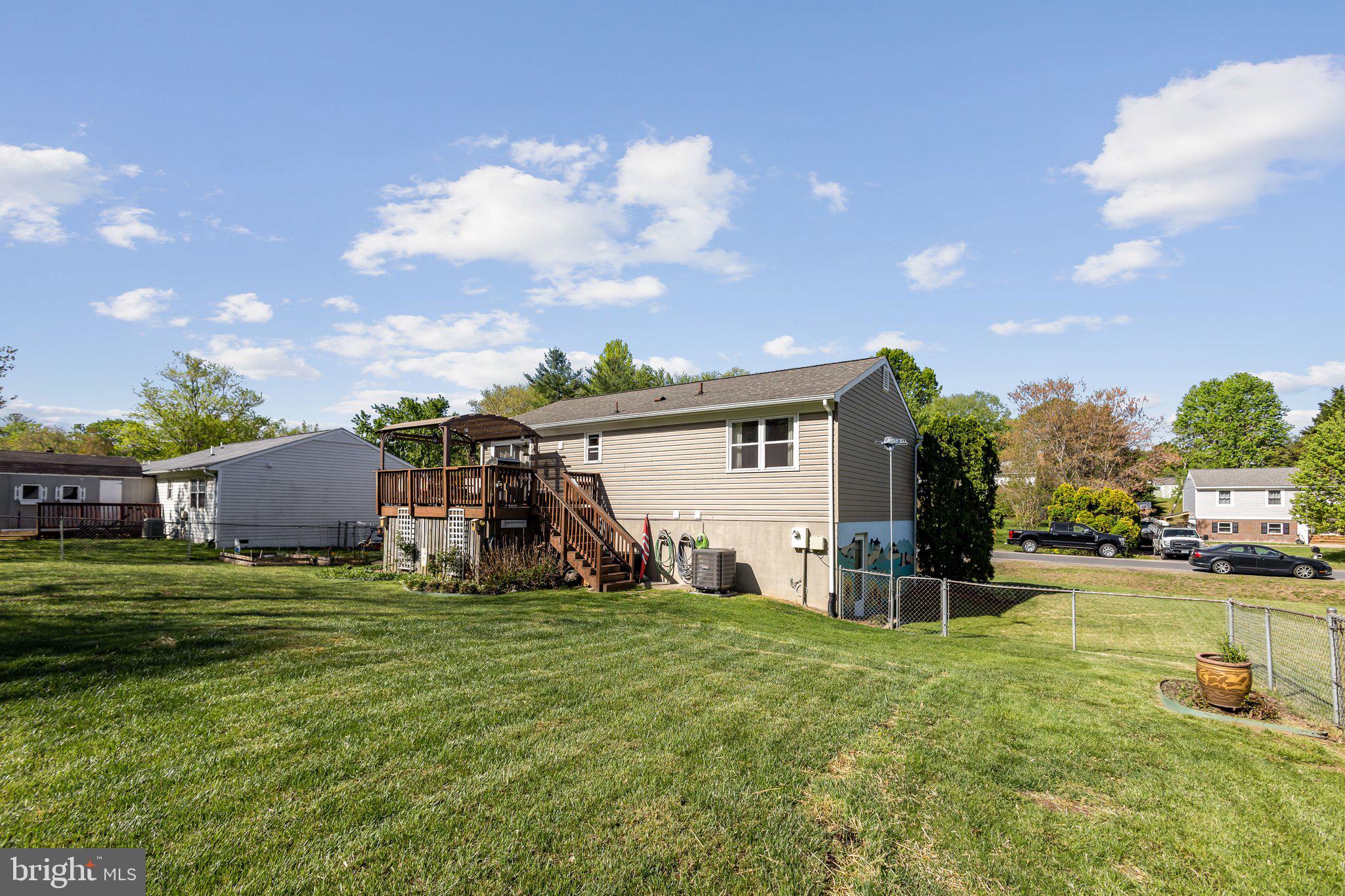 VISTA WOODS - Residential