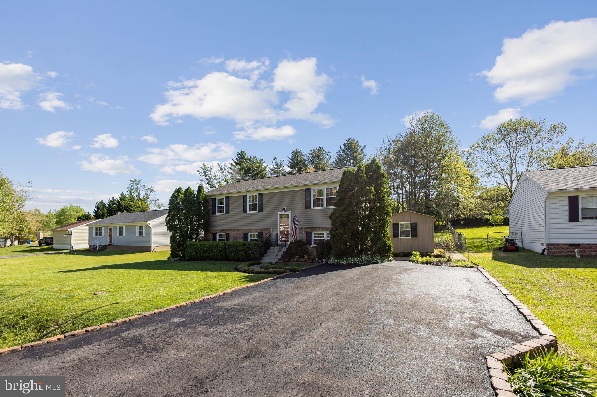 VISTA WOODS - Residential