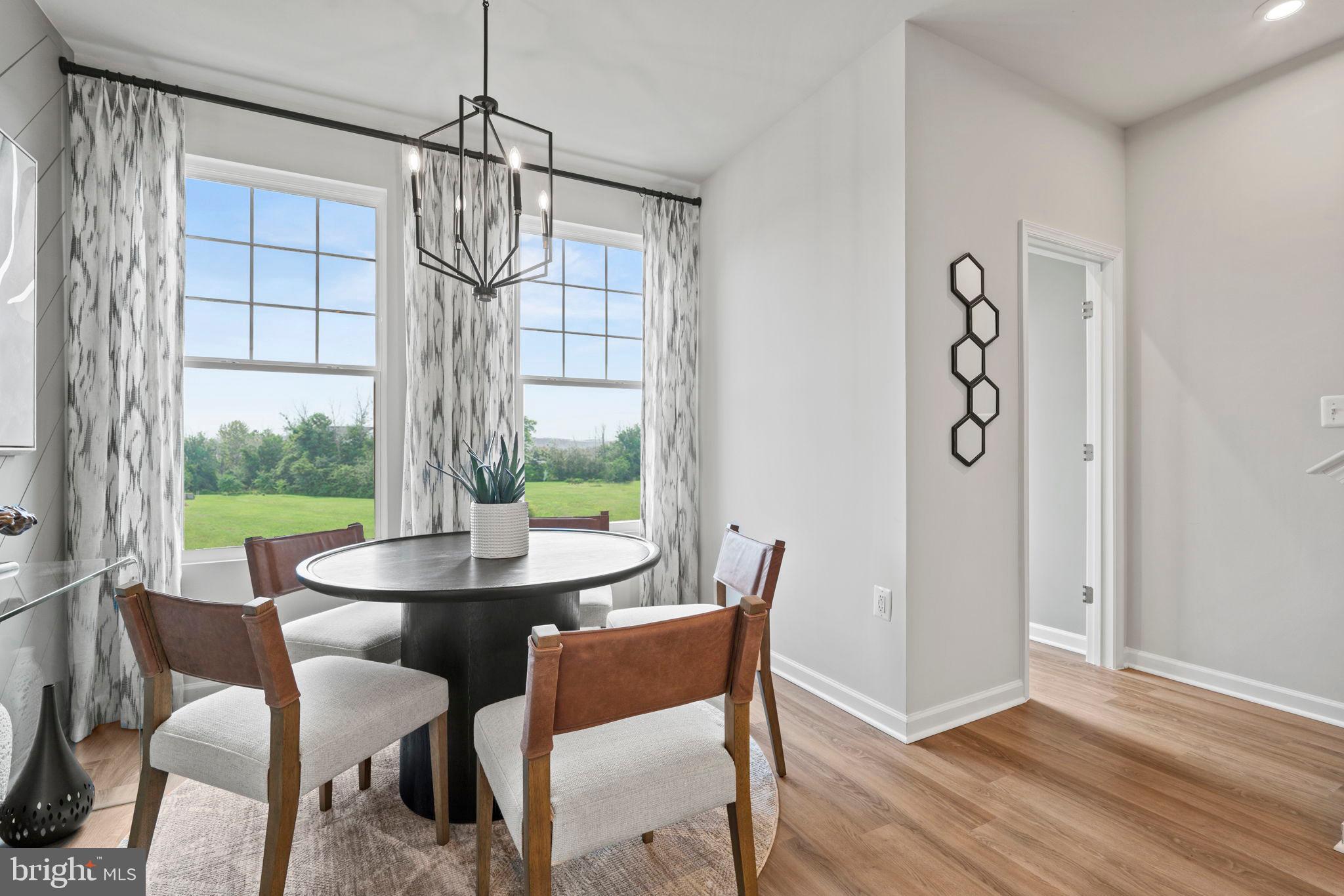 PRESIDENTS POINTE - Residential