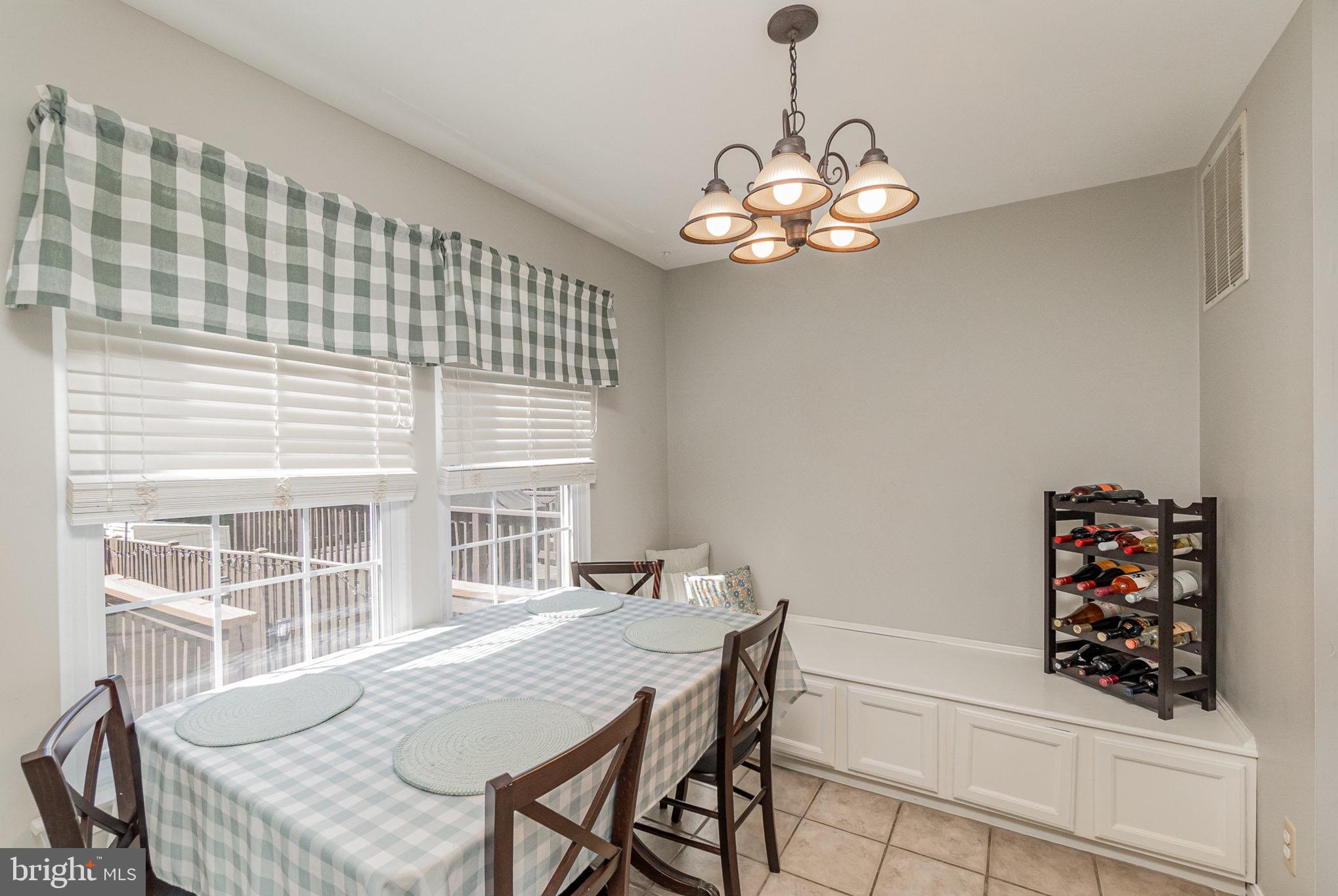 CONSTANT FRIENDSHIP - Residential