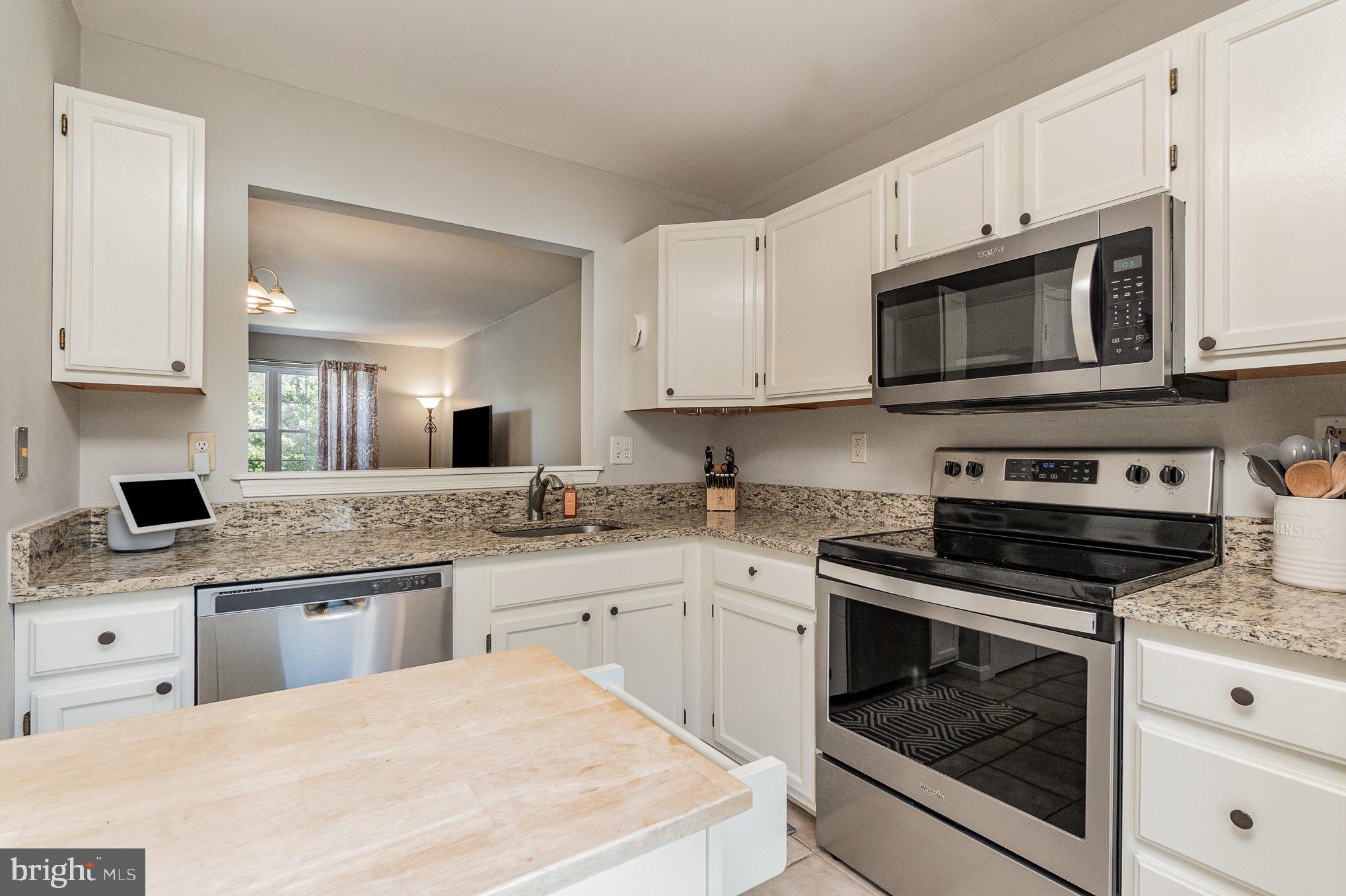 CONSTANT FRIENDSHIP - Residential