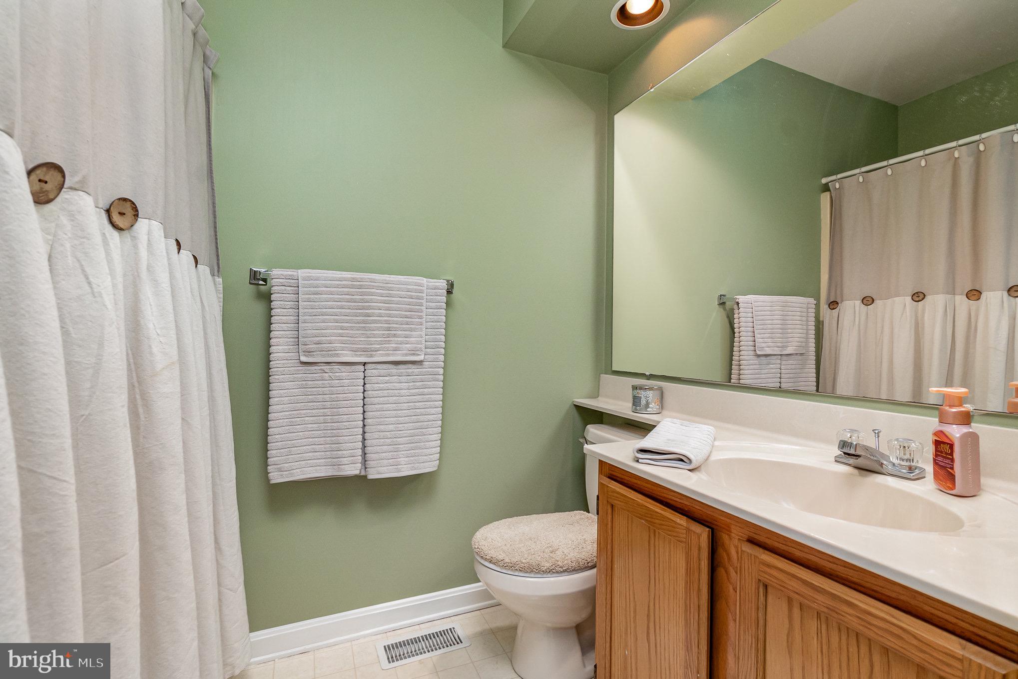 CONSTANT FRIENDSHIP - Residential