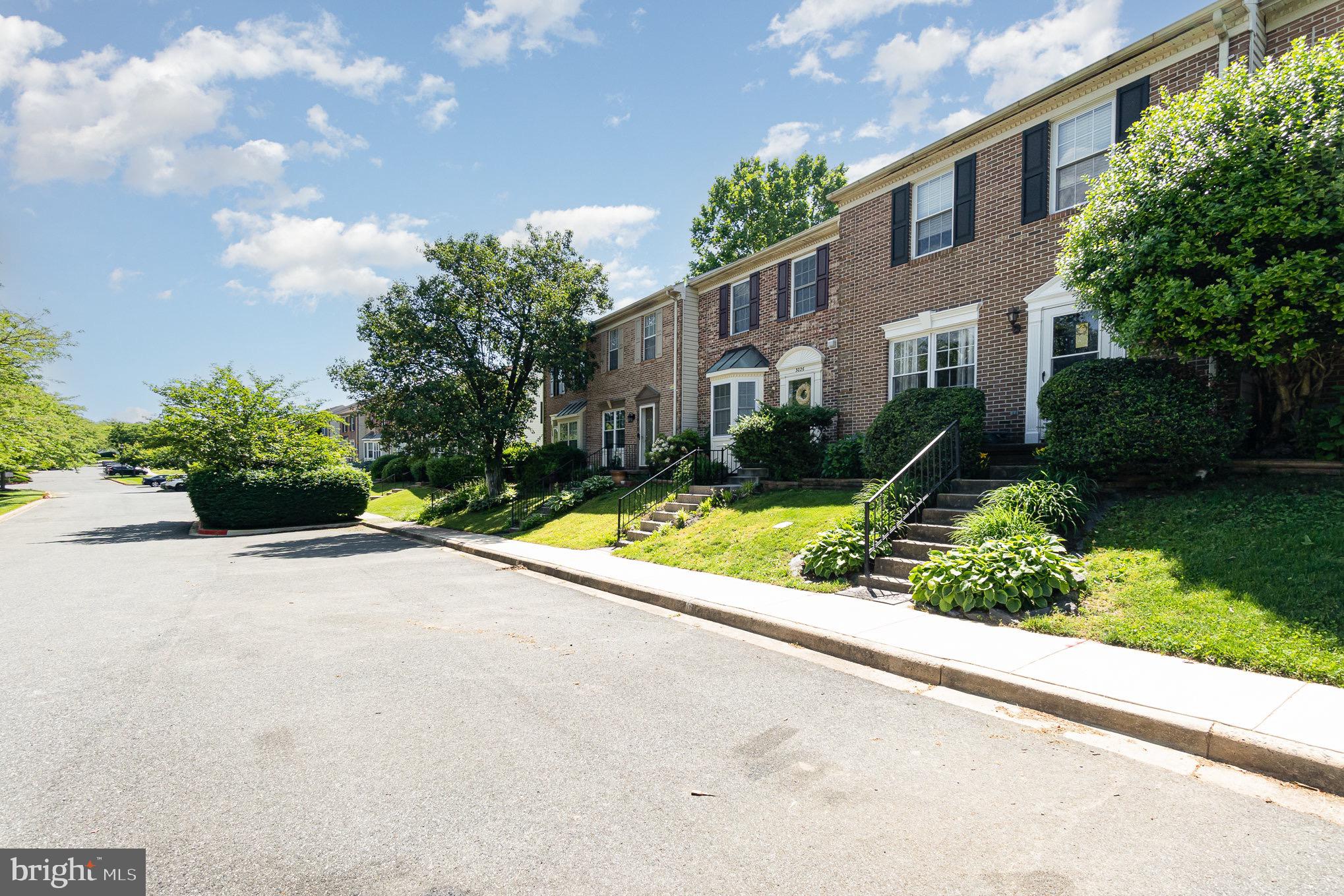 CONSTANT FRIENDSHIP - Residential