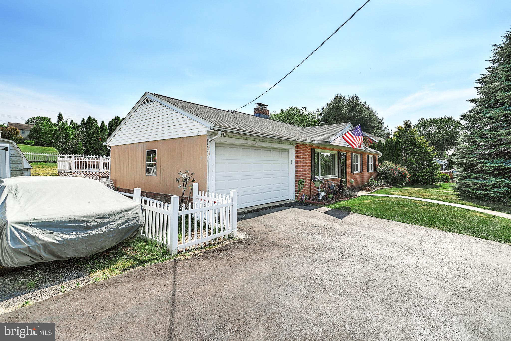 SPRINGWOOD ROAD - Residential