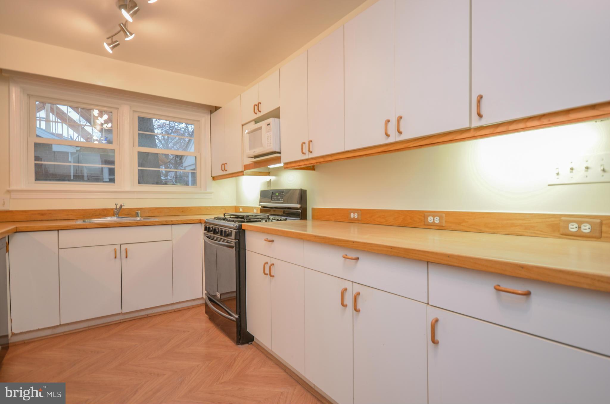 BEALLS - Residential Lease