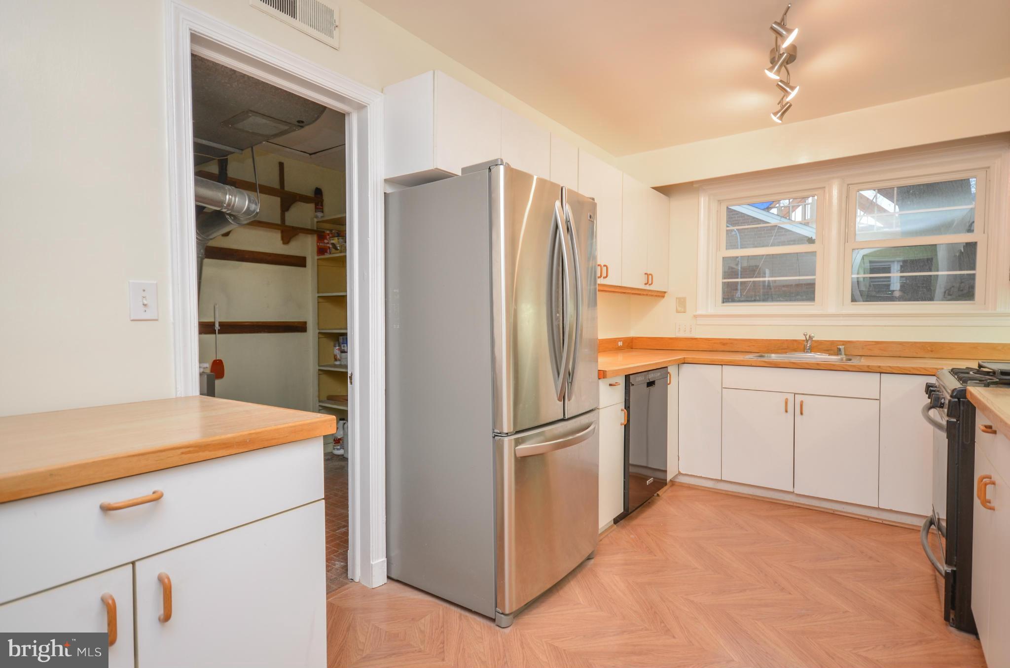 BEALLS - Residential Lease