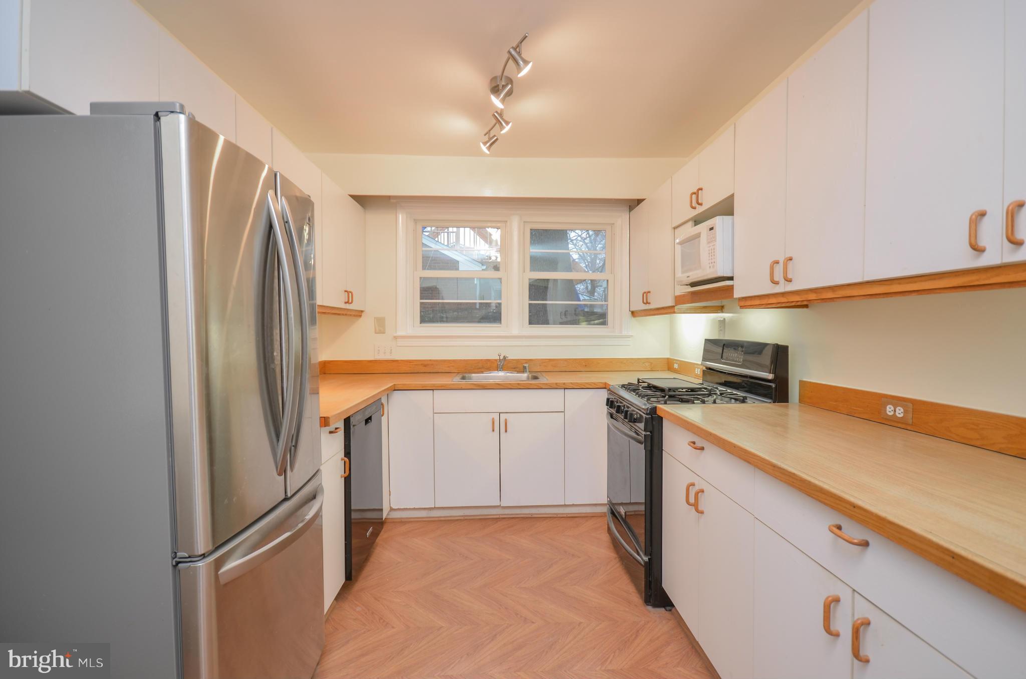 BEALLS - Residential Lease