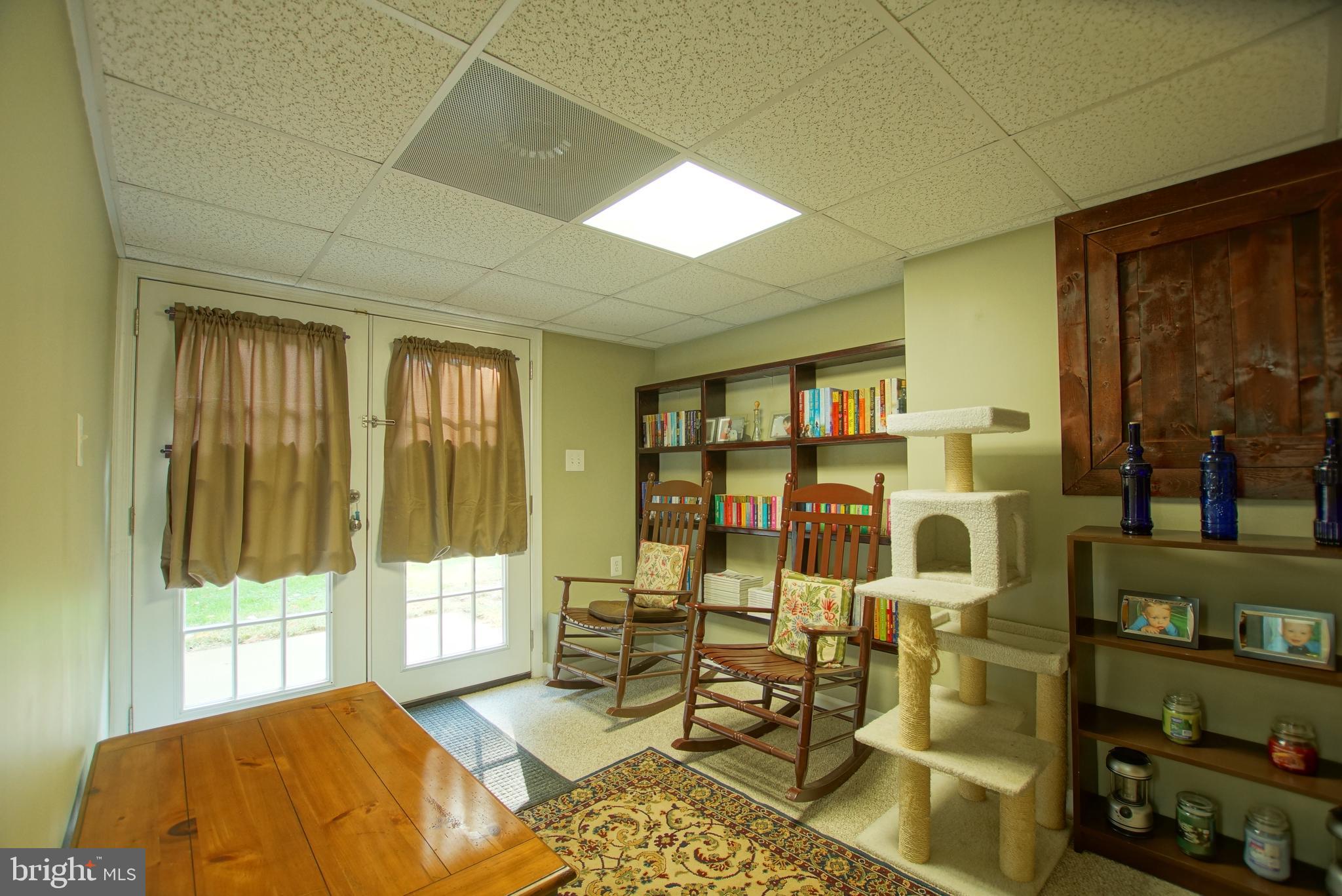 CARRIAGE CROSSING - Residential