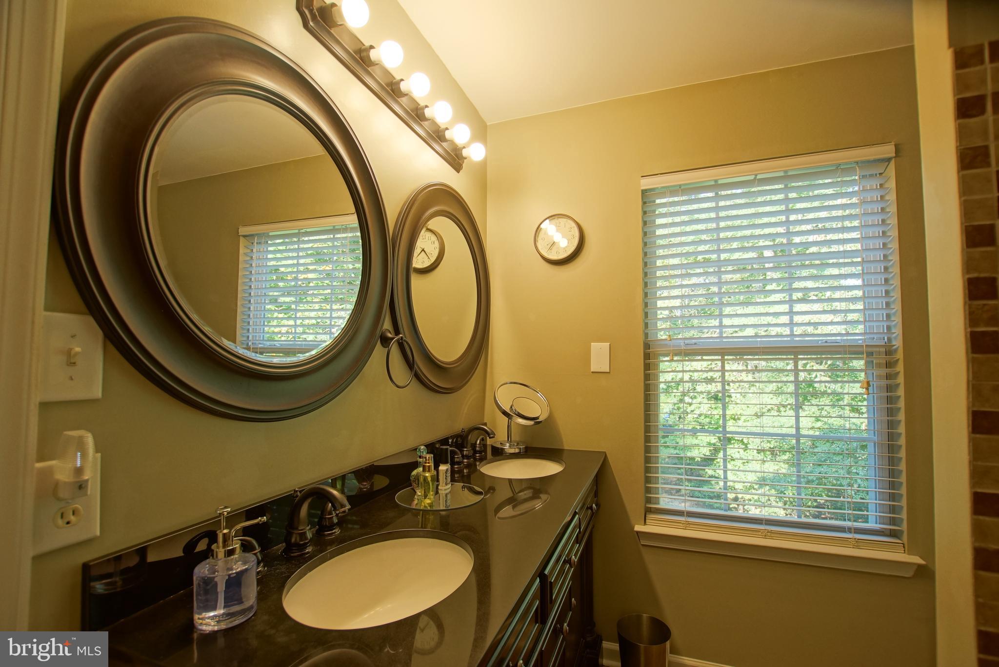 CARRIAGE CROSSING - Residential