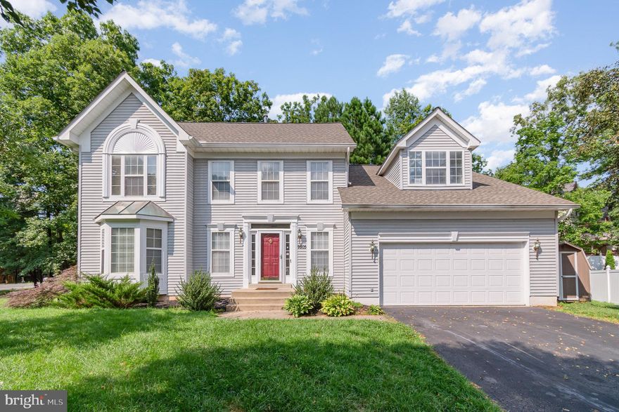 Single Family Home in a private Cul de sac features a 2 car
garage, 4 very large bedrooms, two full bathrooms and 1
half bathroom. The upstairs level master bedroom includes
a sitting area, TWO walk in closets, a large master
bathroom with double sinks, a soaking tub, and a stand
alone shower. The hallway features an updated hall
bathroom and laundry area. And the additional 3 bedrooms
provide more than enough space for king size beds, full
dressers and more. The 2 car garage can comfortably fit 2
cars, plenty of storage and includes the deep freezer and
fridge. WELCOME HOME!! The main level includes a large foyer
area and coat closet, a powder room, a formal living room
and dining room and an open kitchen leading into the
family room. The kitchen features a large island, stainless
steel appliances, granite counters and still enough space
to include a 4 seat table. The family room has a fireplace
and double doors leading out to the backyard. The large,
unfinished basement is available for your imagination.
The backyard is private and quiet for cookouts and
entertainment. Close to major highways and shops.