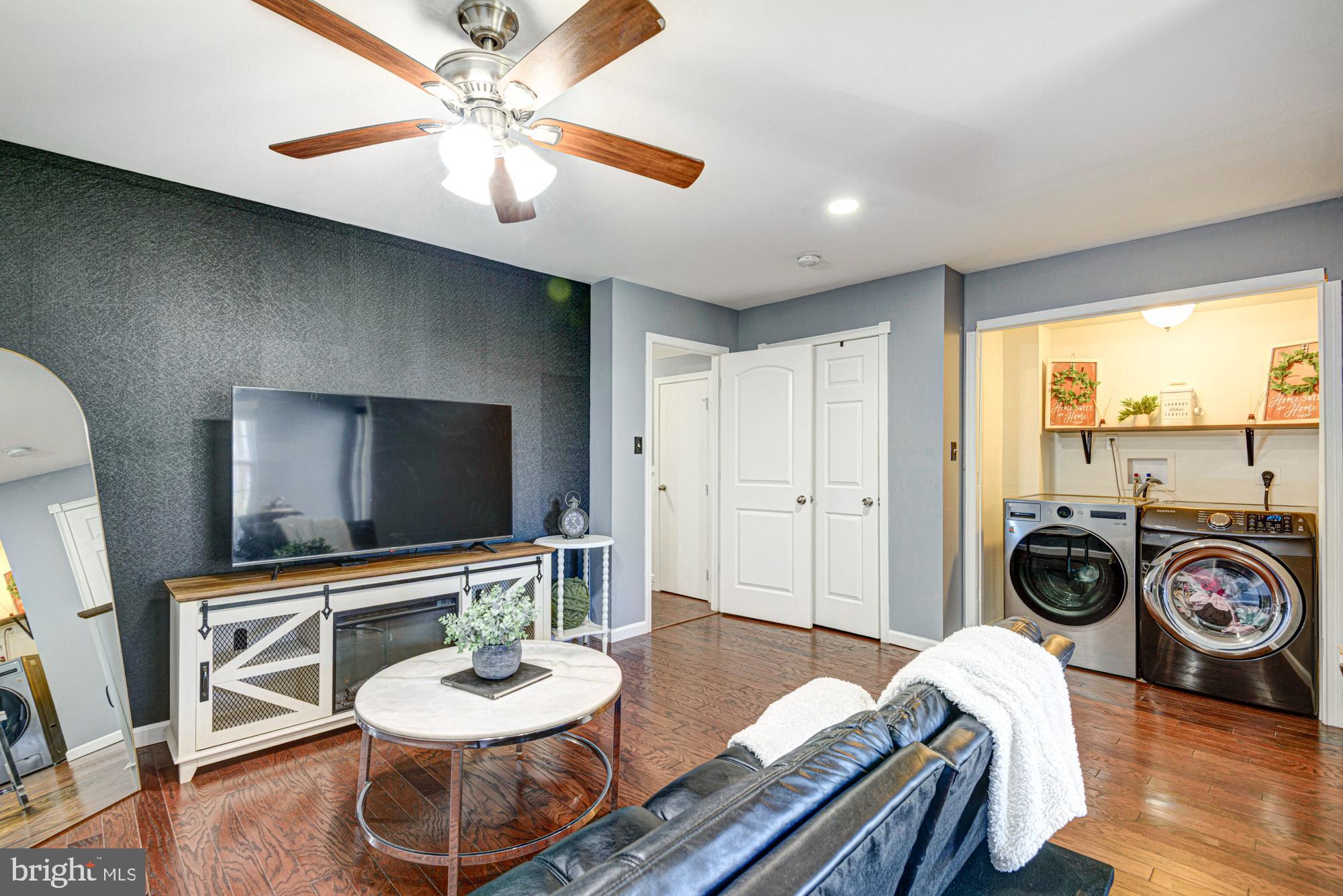 HYETTS CROSSING - Residential