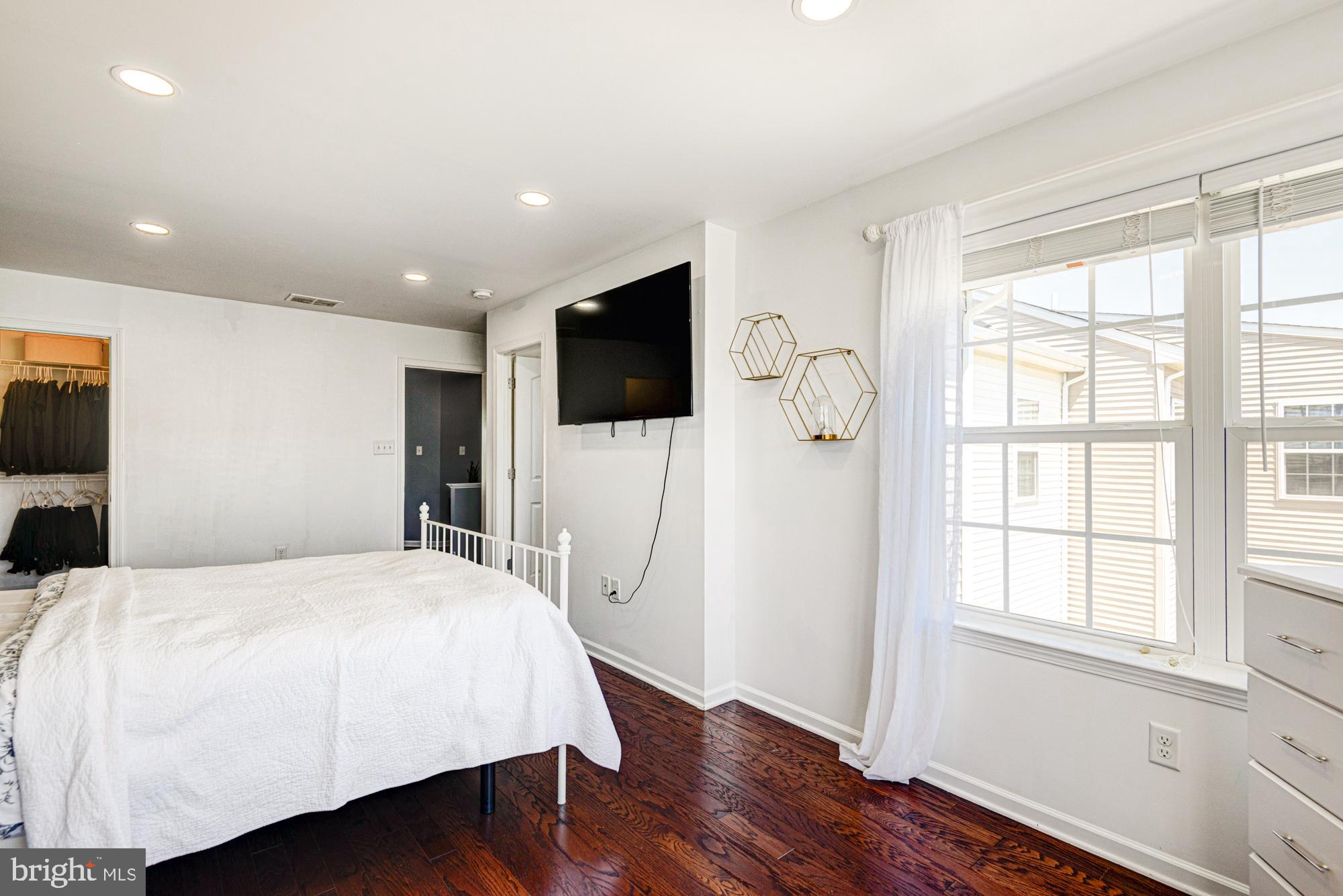 HYETTS CROSSING - Residential