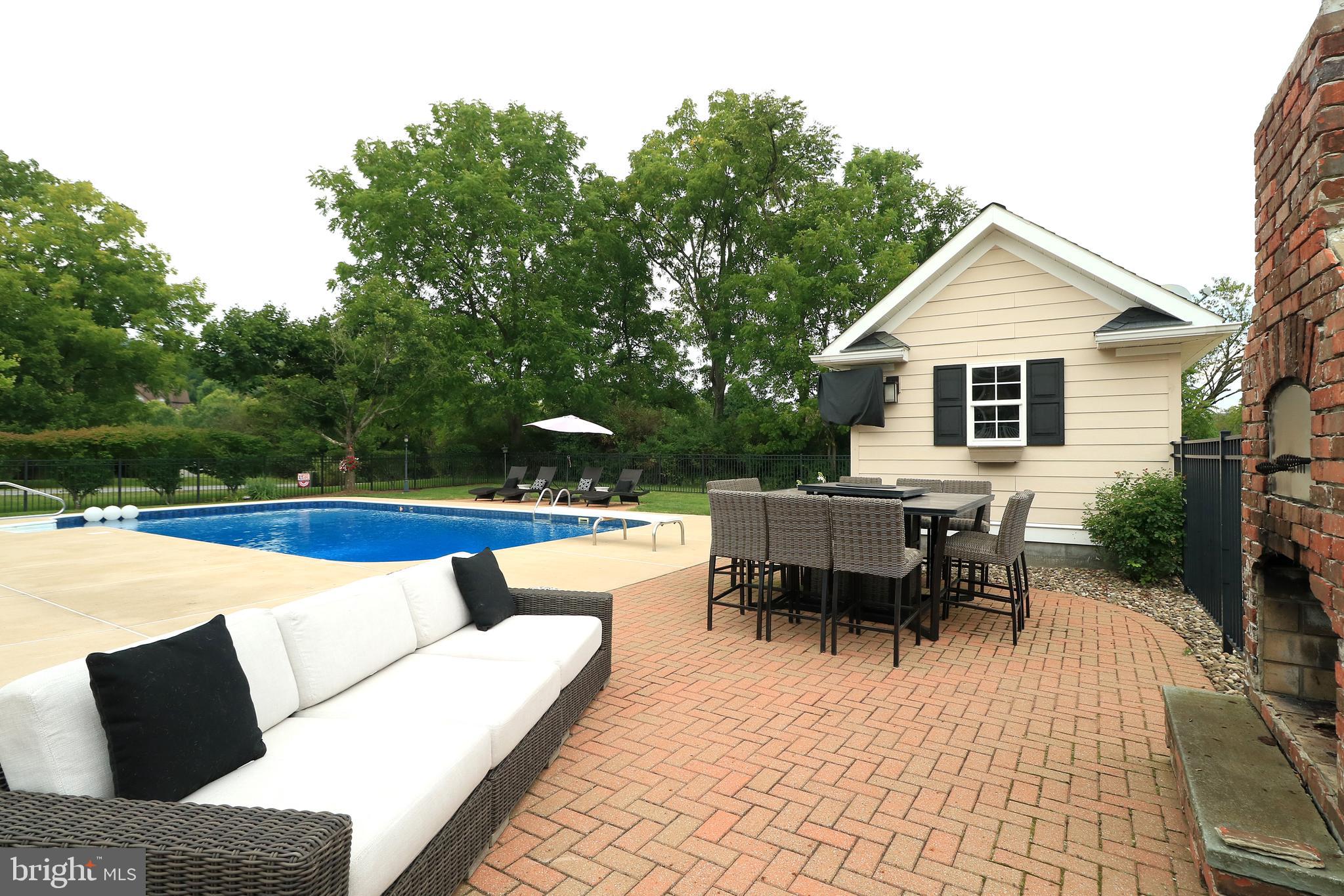 CAMBRIDGE CROSSING - Residential