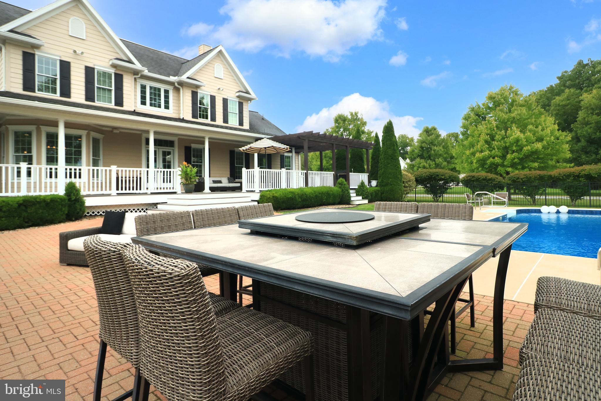 CAMBRIDGE CROSSING - Residential