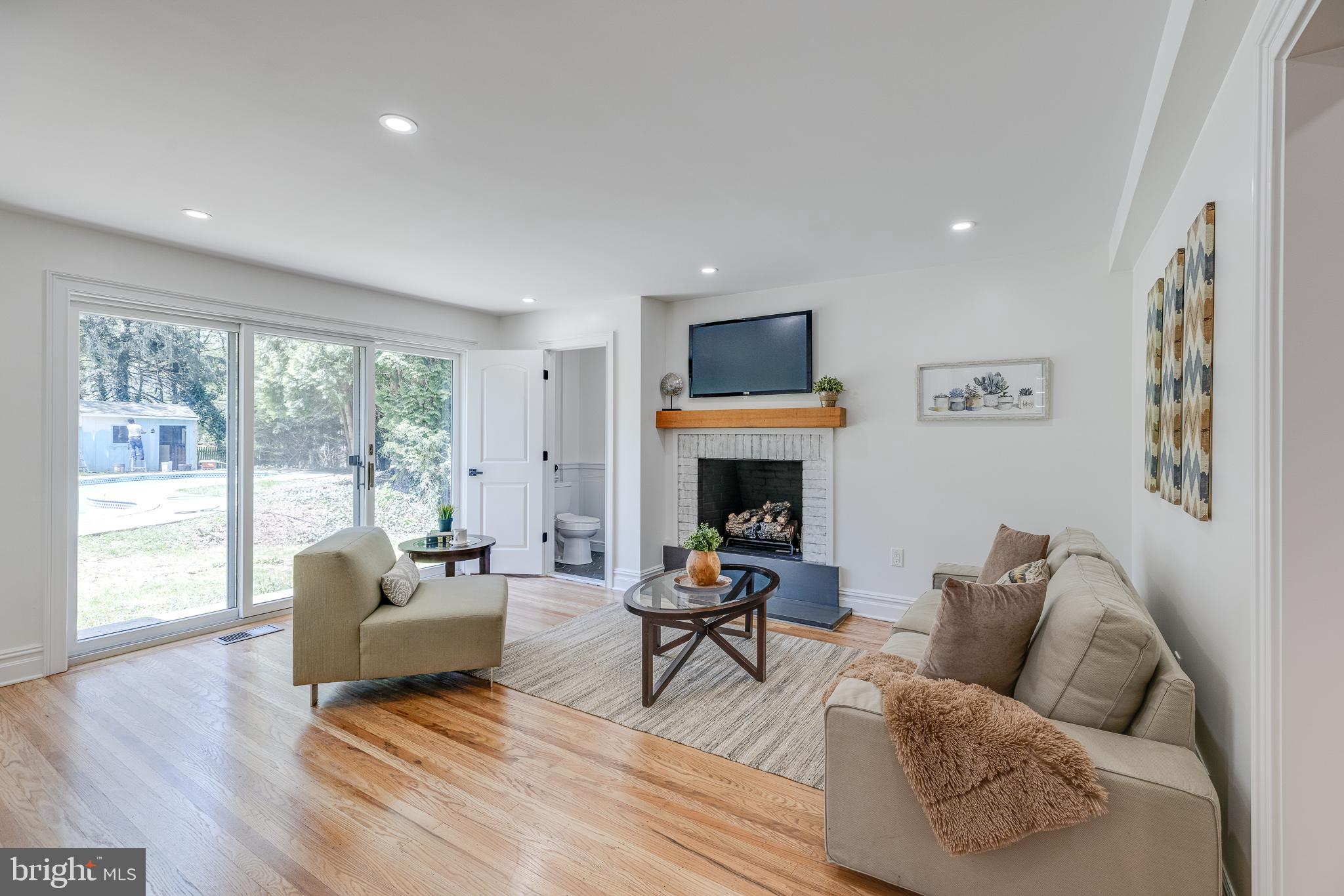 GLADWYNE - Residential