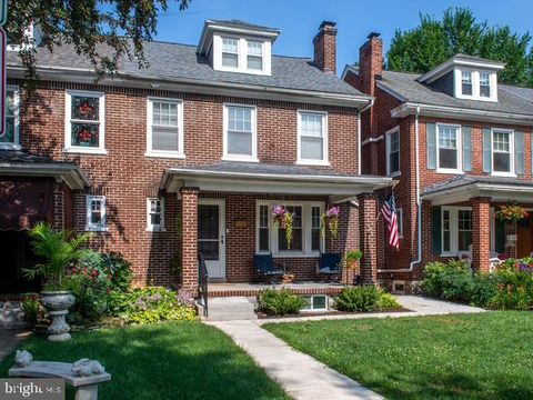 Photo of 818 State Street, LANCASTER, PA 17603 (MLS # PALA2073112)