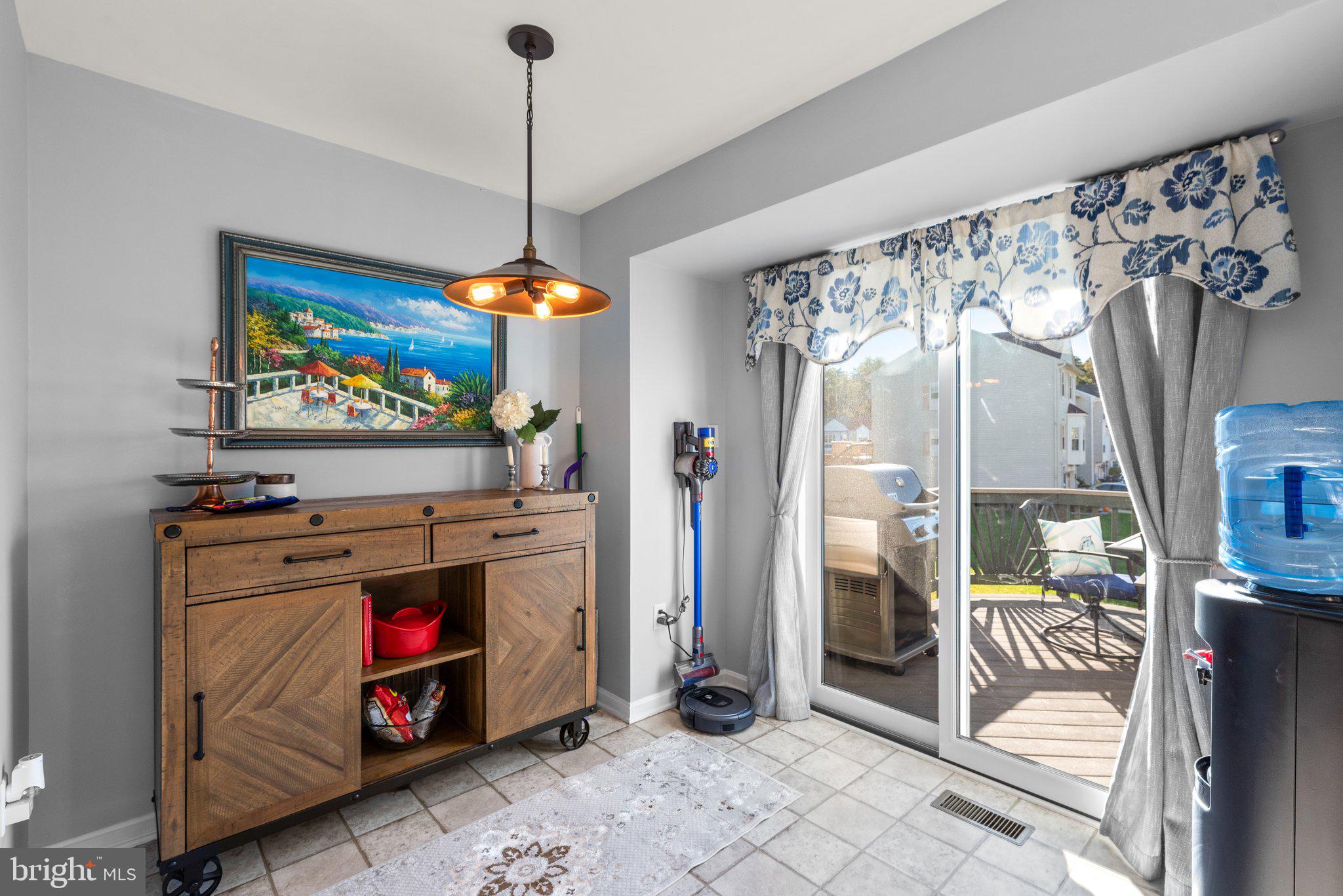 SEVEN OAKS - Residential