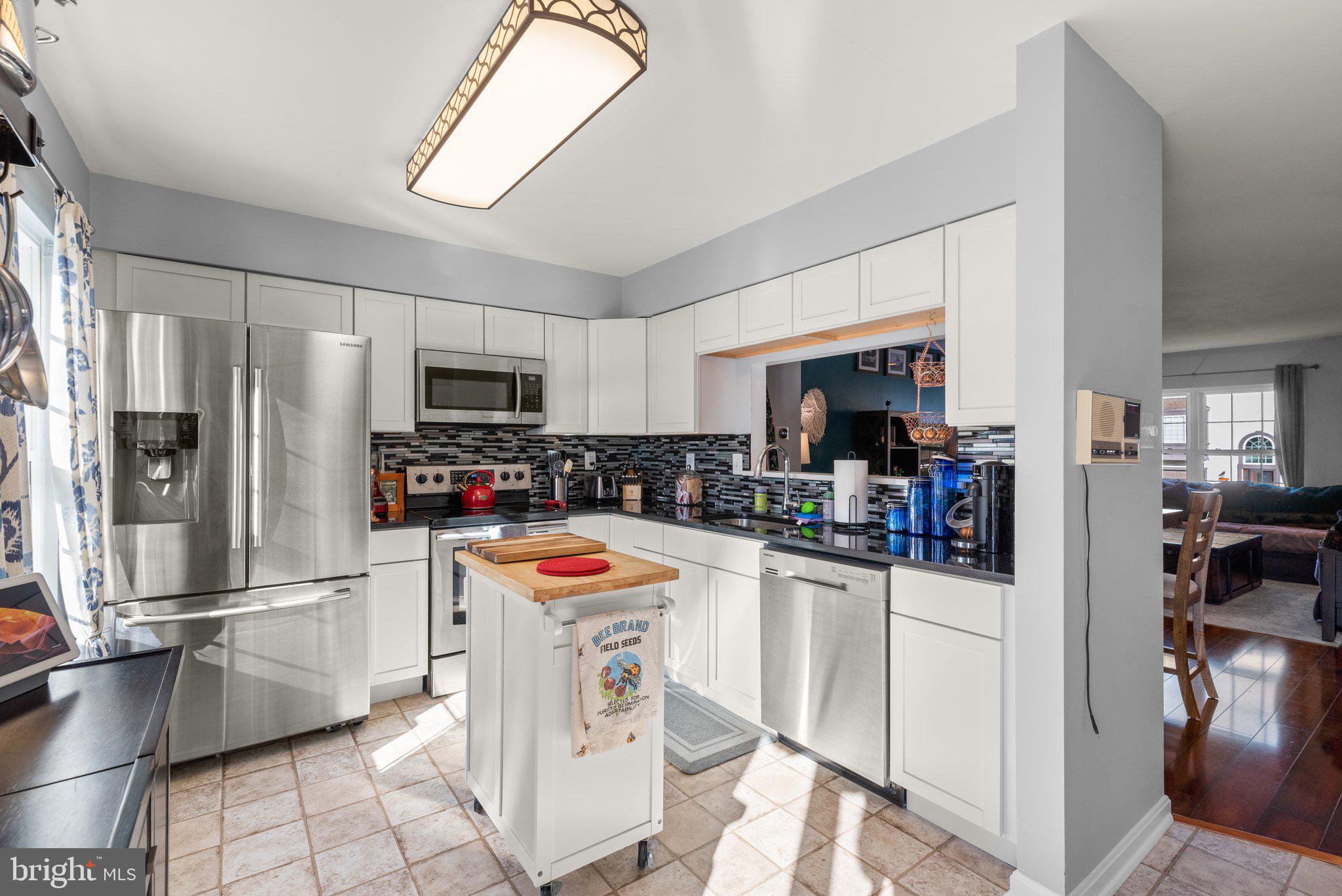 SEVEN OAKS - Residential